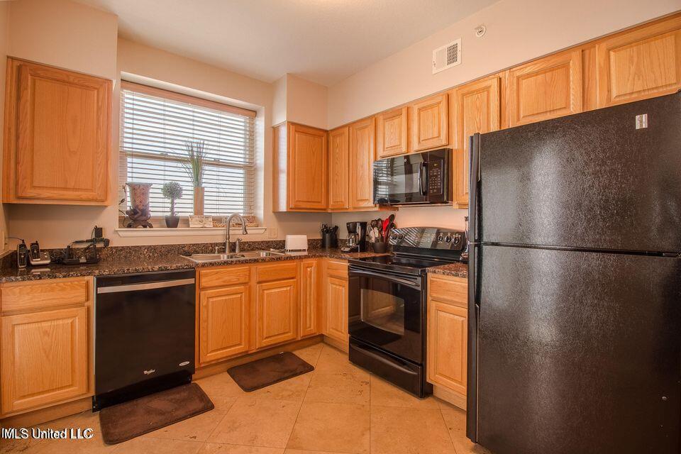 2230 Beach Drive Property Photo 10