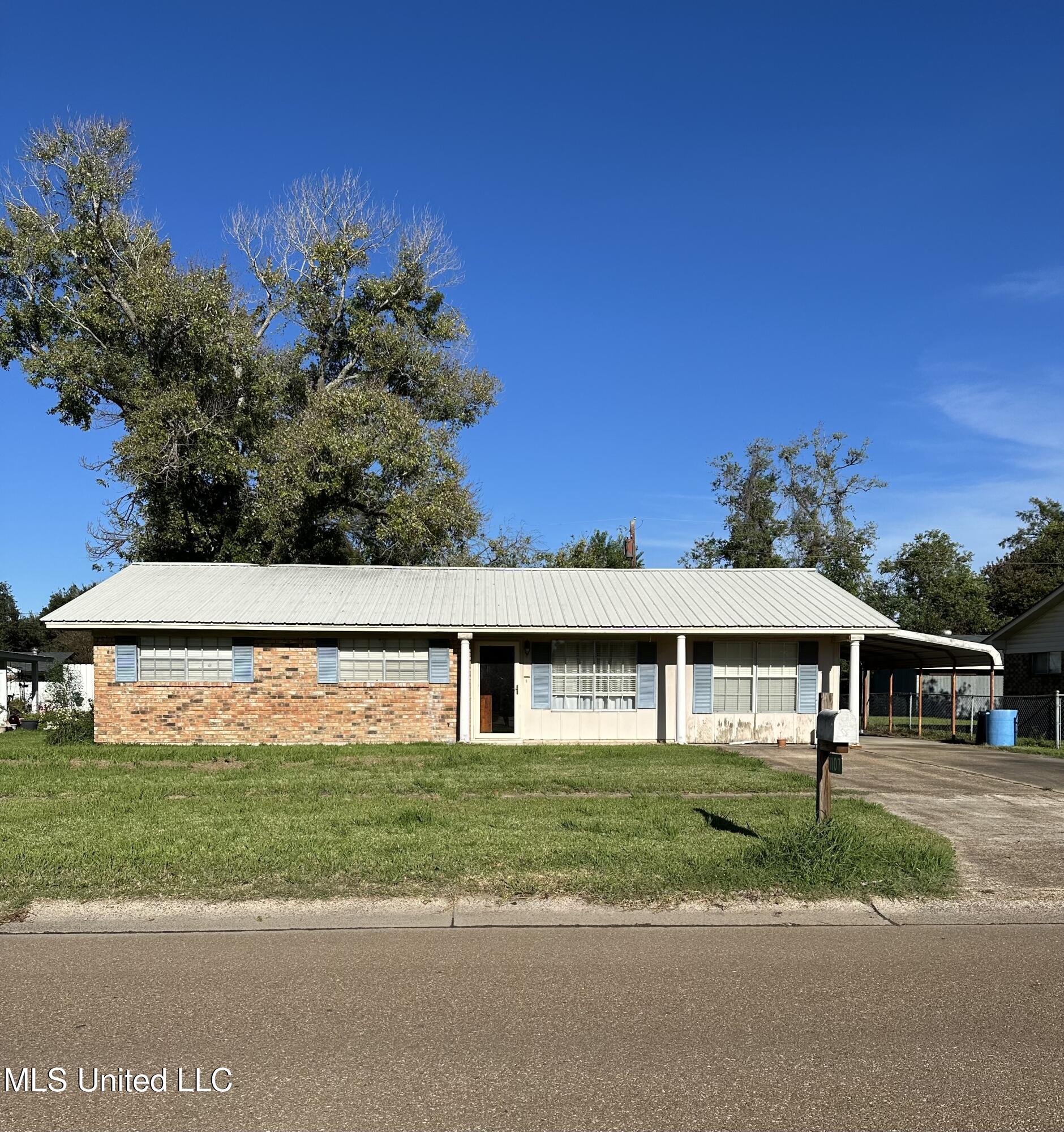 1107 Apple Street Property Photo 1
