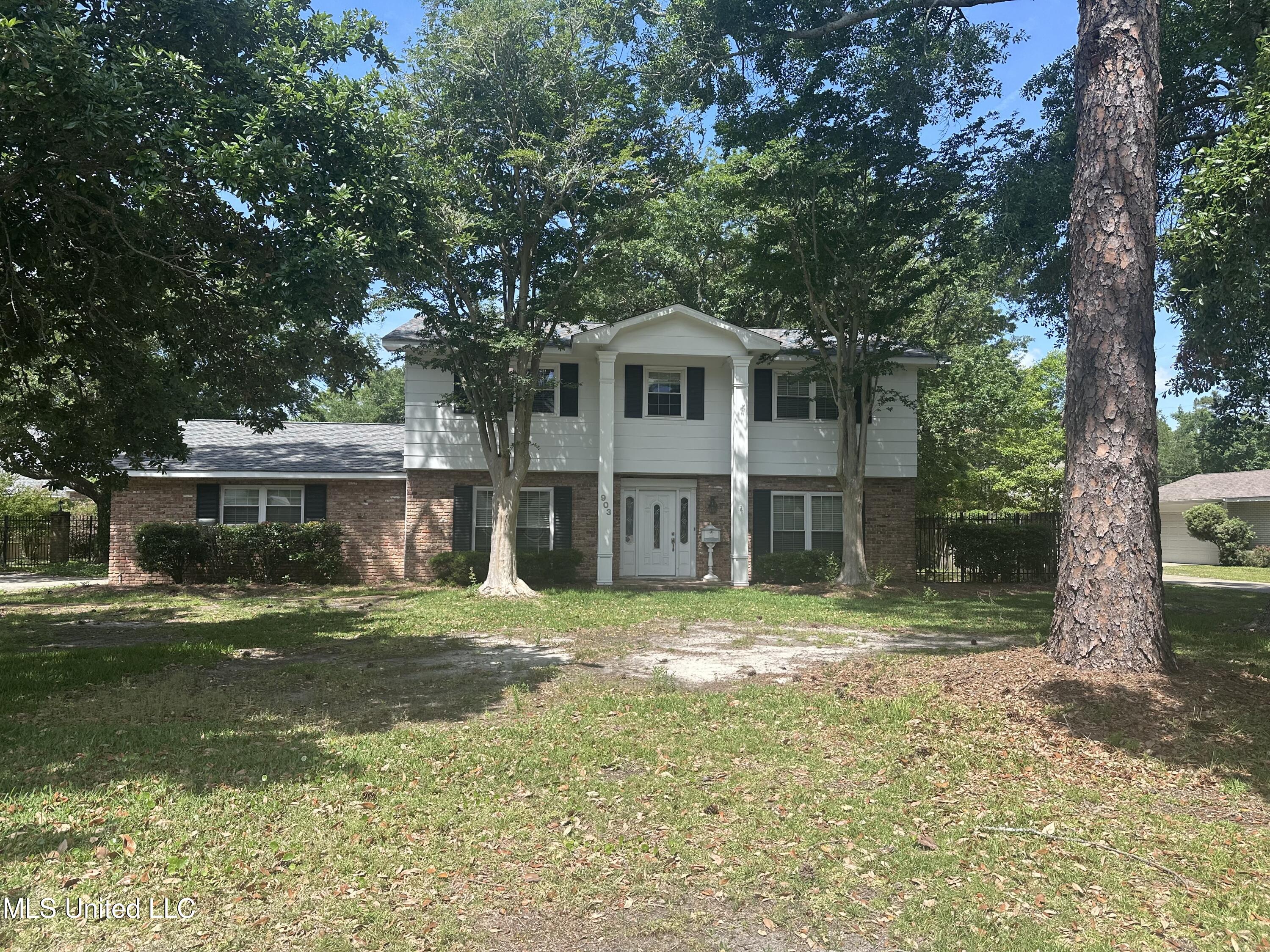 903 Westwood Street Property Photo 1