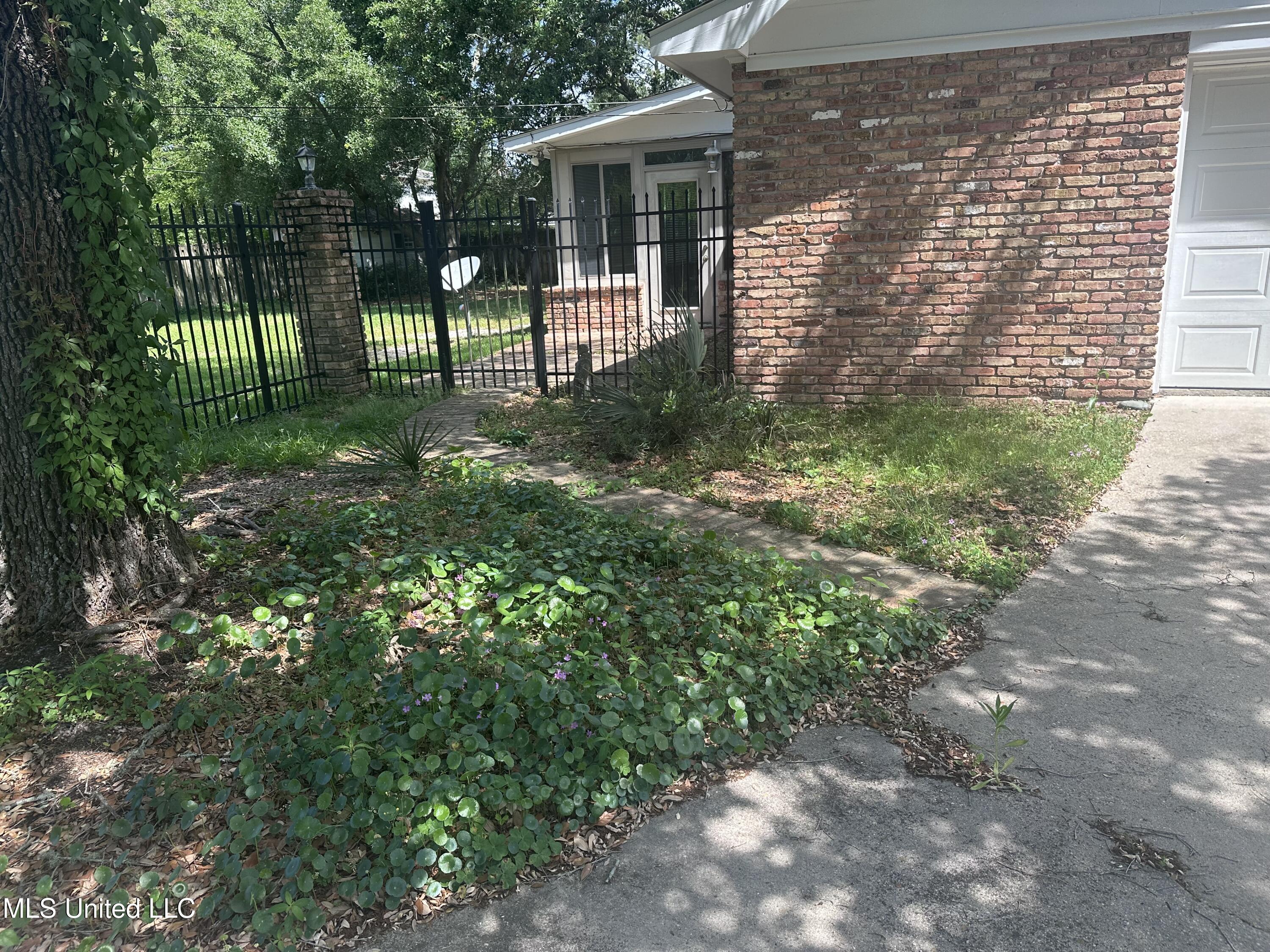 903 Westwood Street Property Photo 4