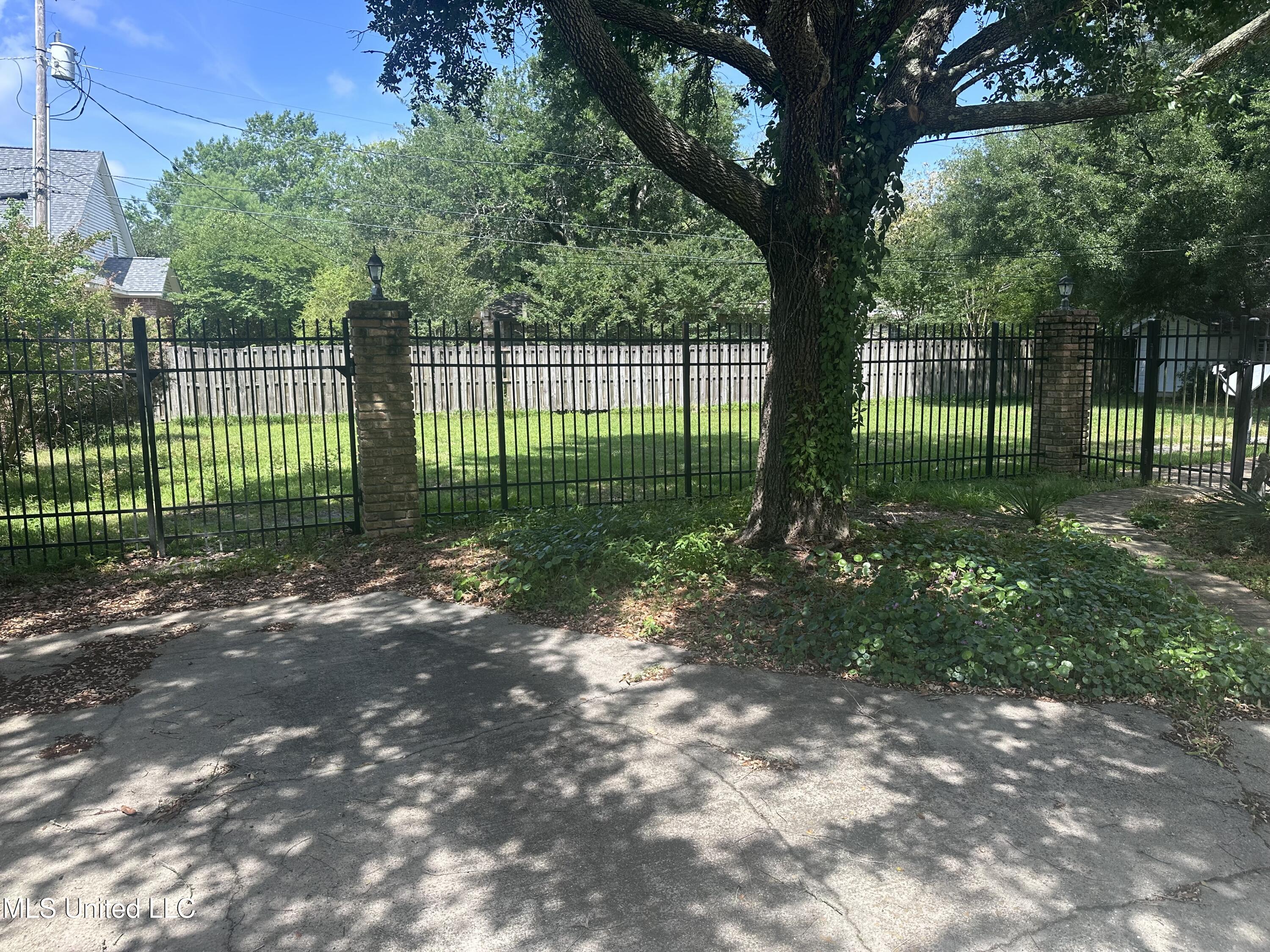 903 Westwood Street Property Photo 5