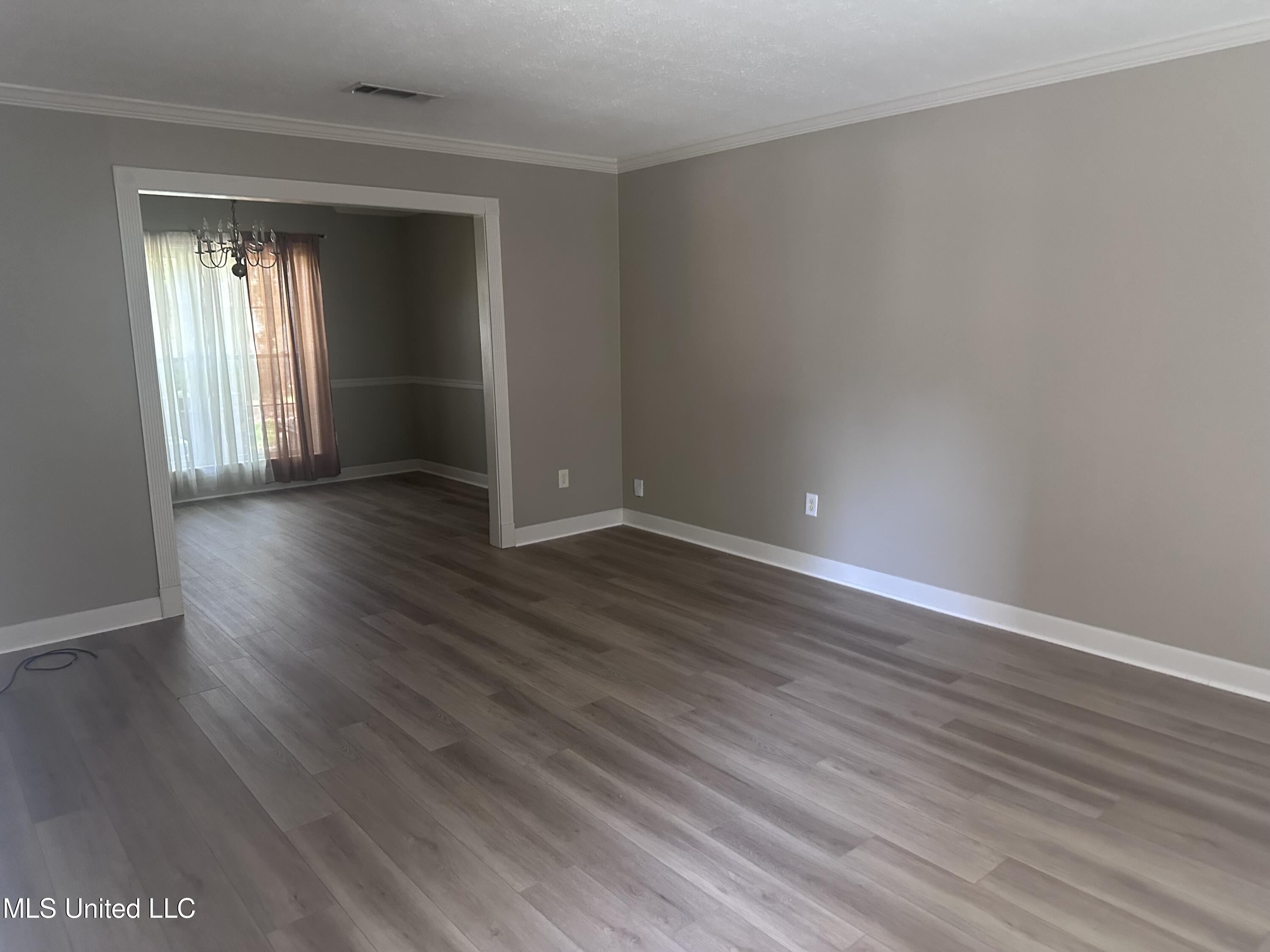 903 Westwood Street Property Photo 9