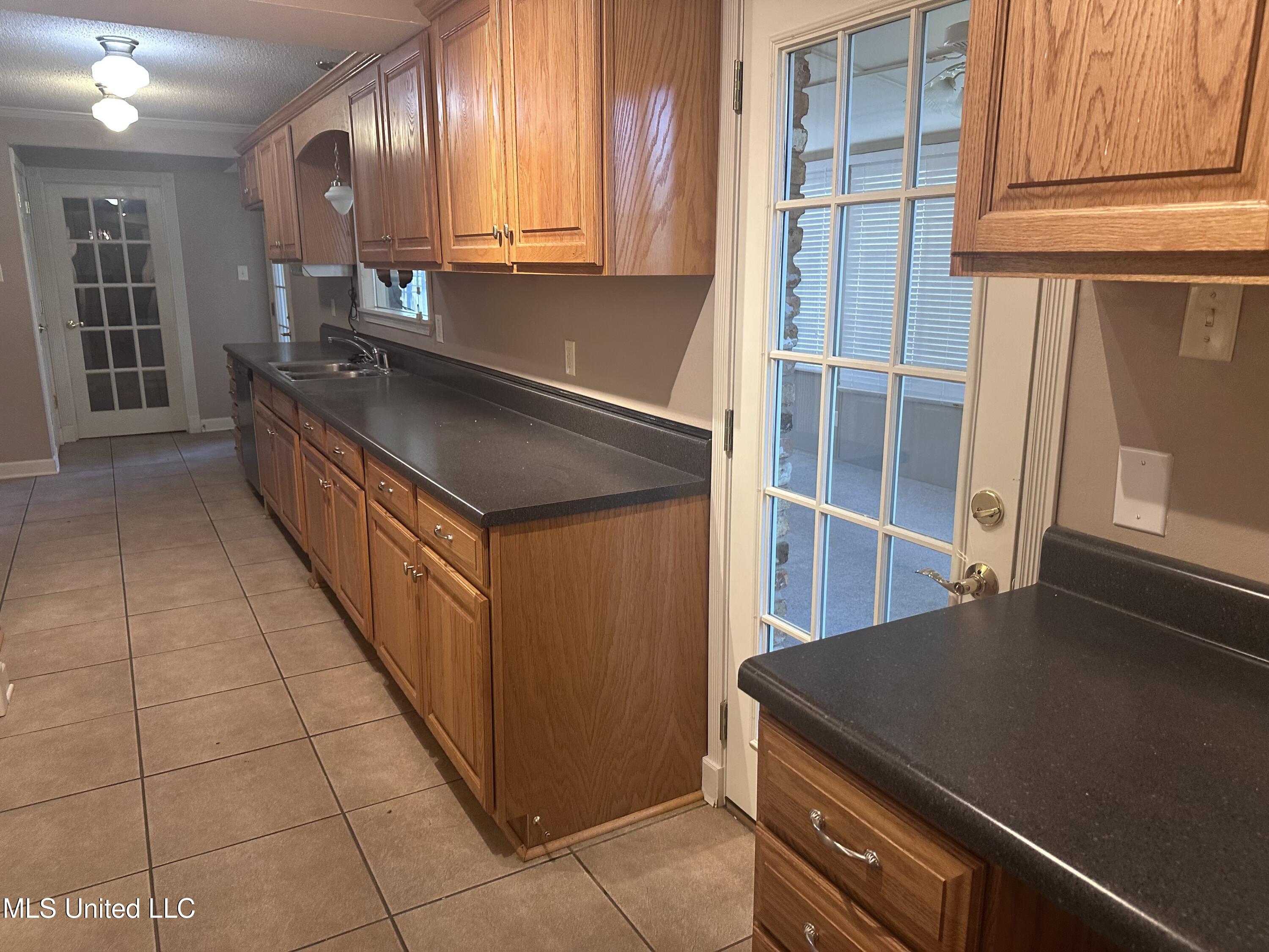 903 Westwood Street Property Photo 10