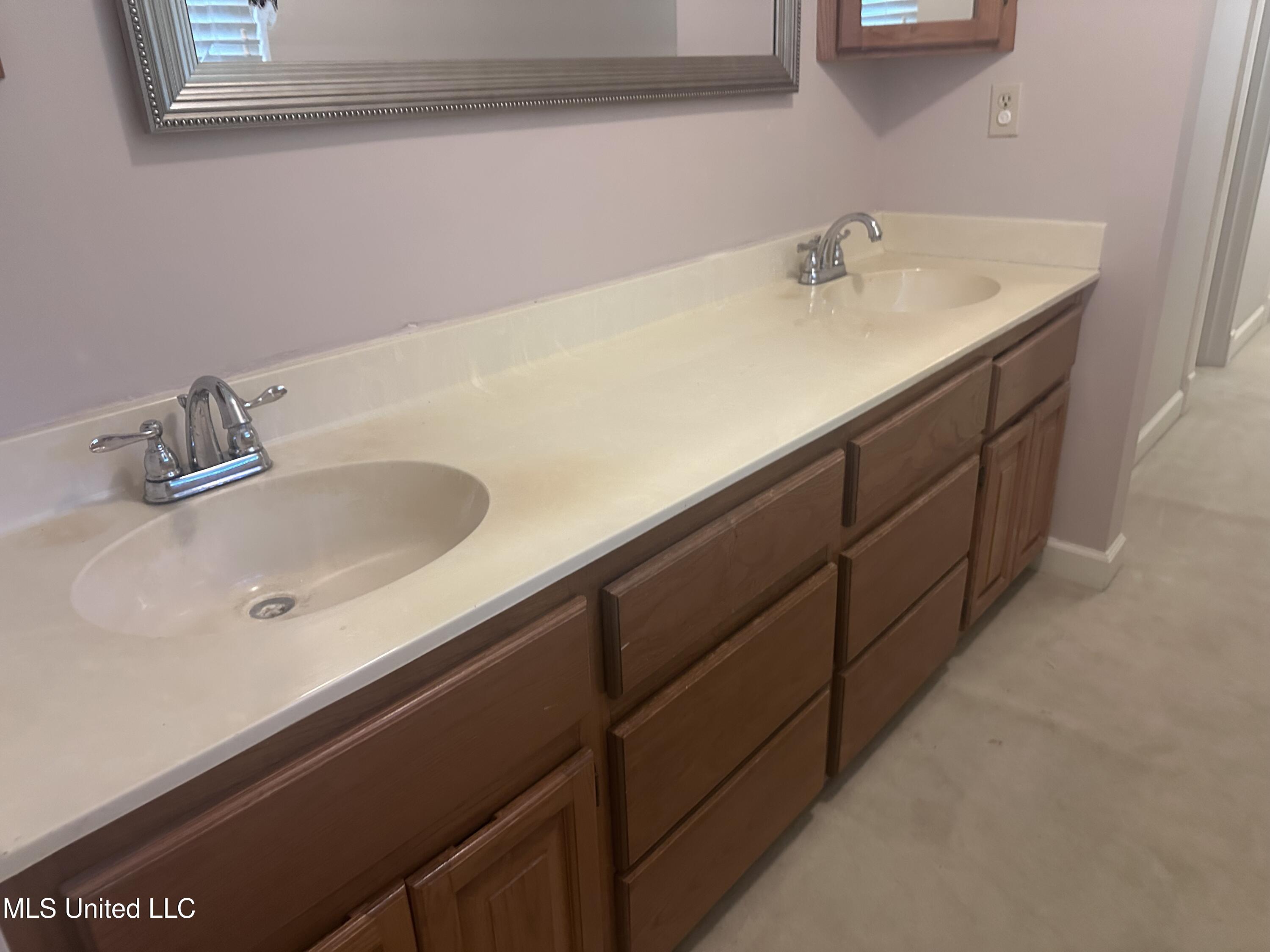 903 Westwood Street Property Photo 25