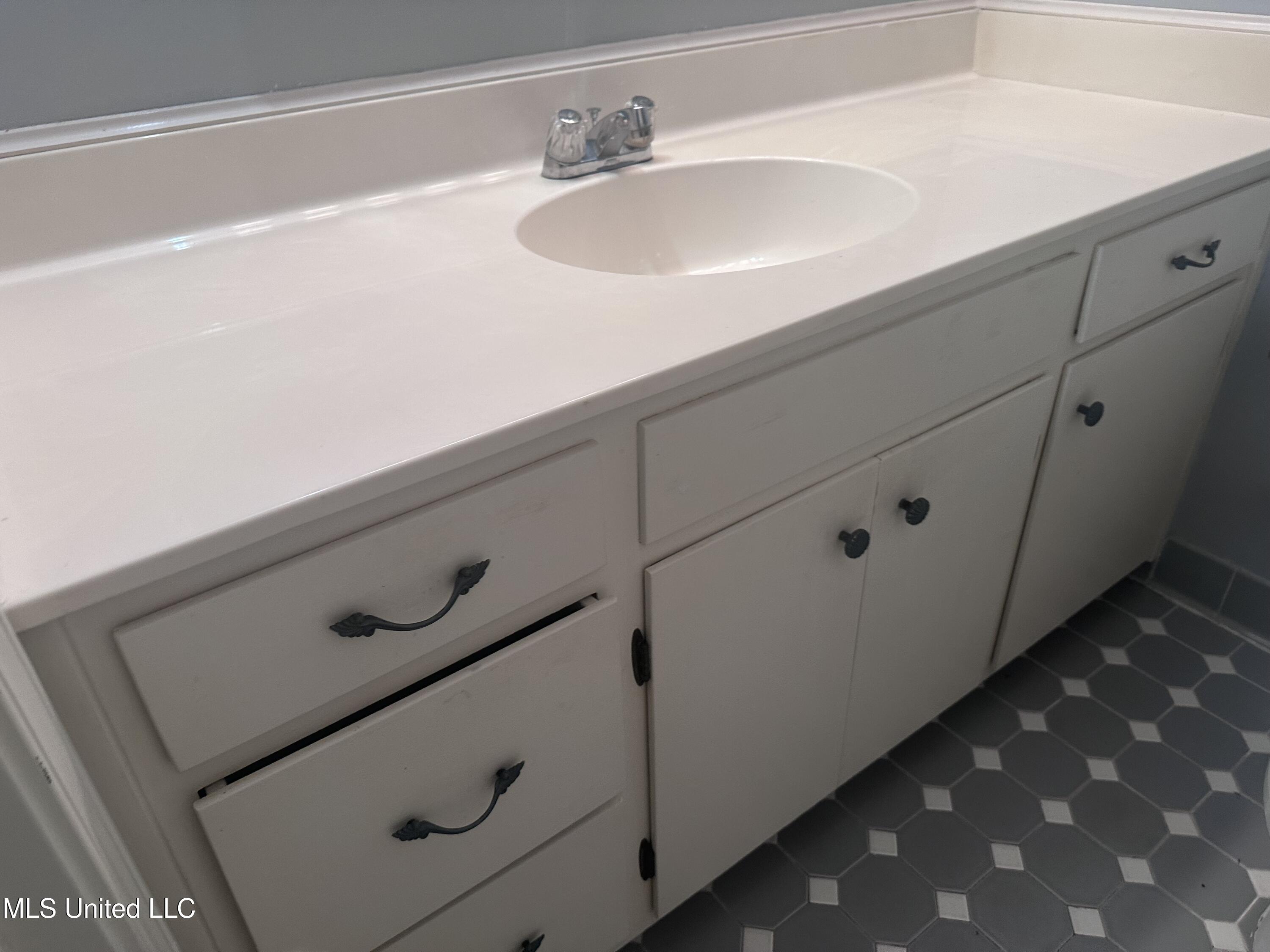 903 Westwood Street Property Photo 28