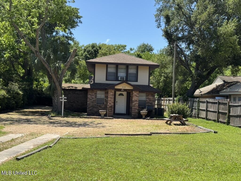 313 Texas Avenue Property Photo 1