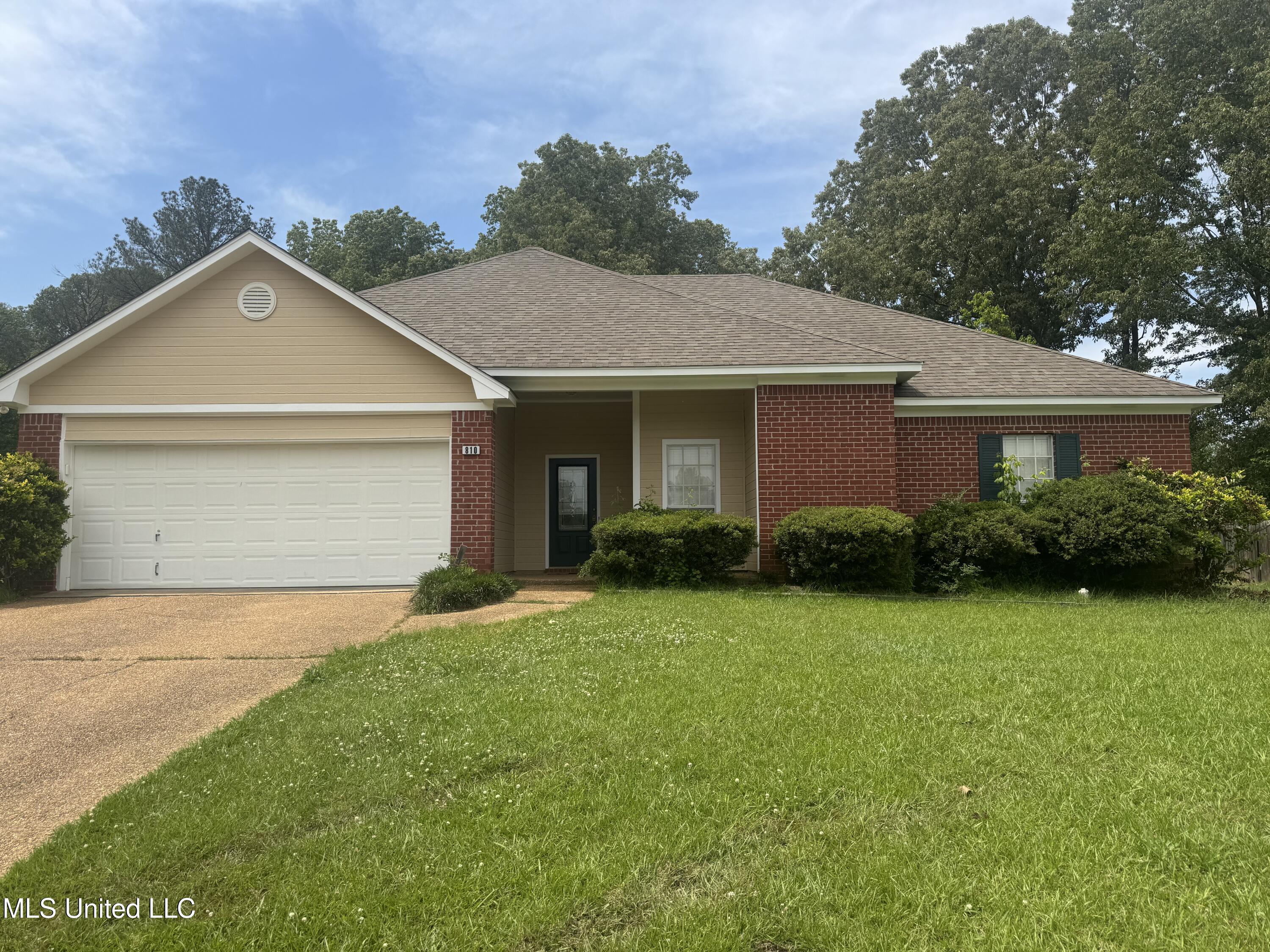 810 Meadow Way Cove Property Photo 1