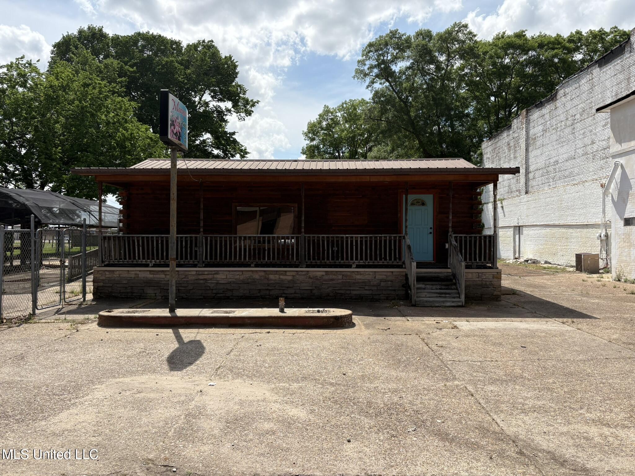 205 N Hayden Street Property Photo 1