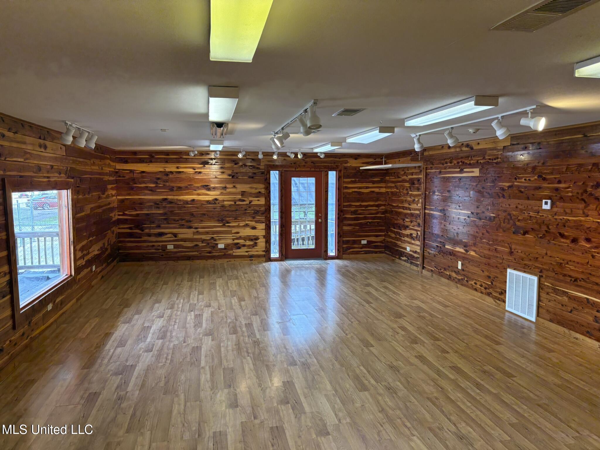 205 N Hayden Street Property Photo 5
