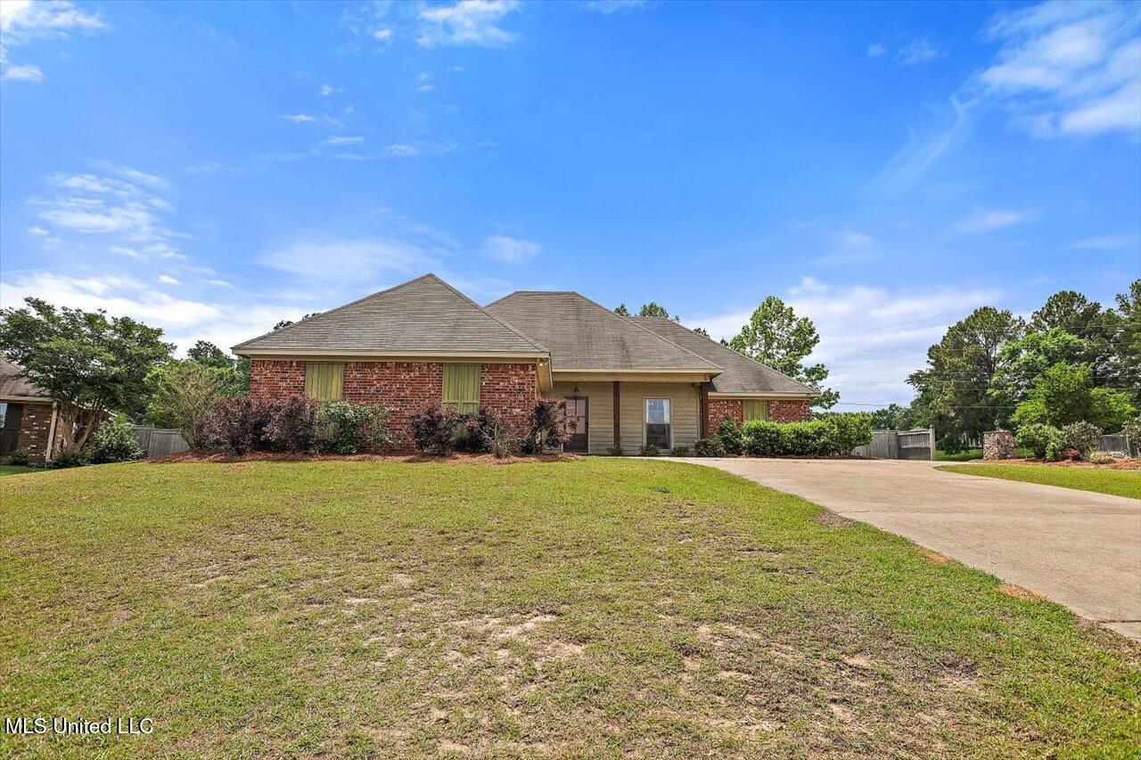 100 Britton Circle Property Photo 1