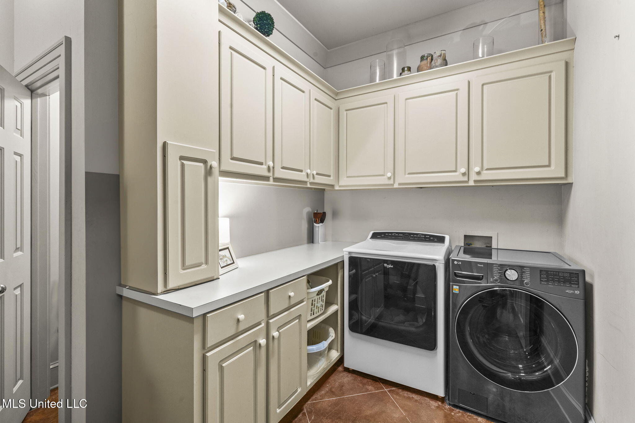 511 Pine Hill Place Property Photo 67