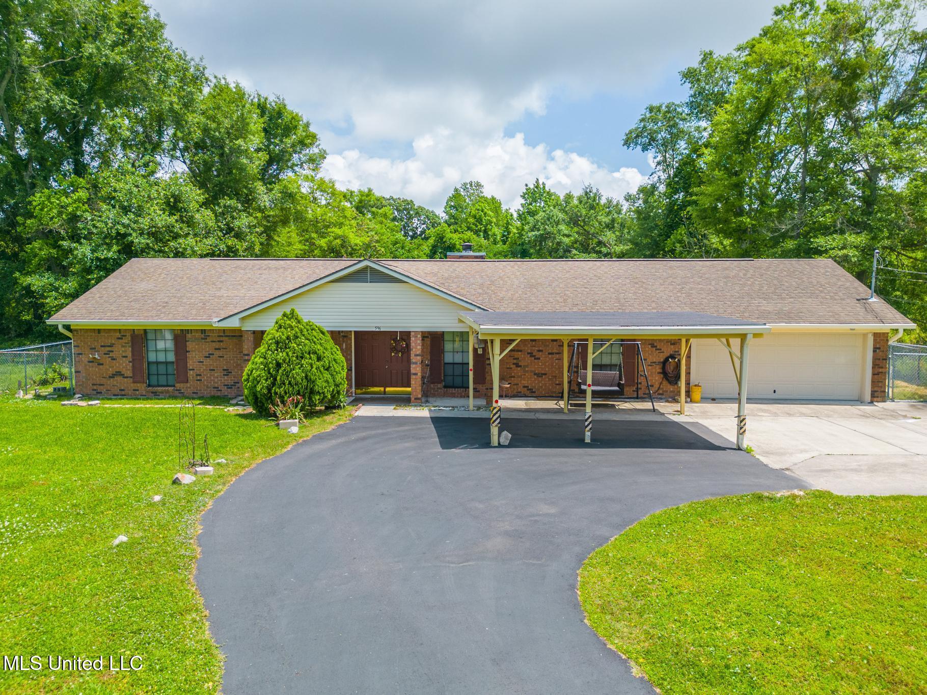 596 Tegarden Road Property Photo 1