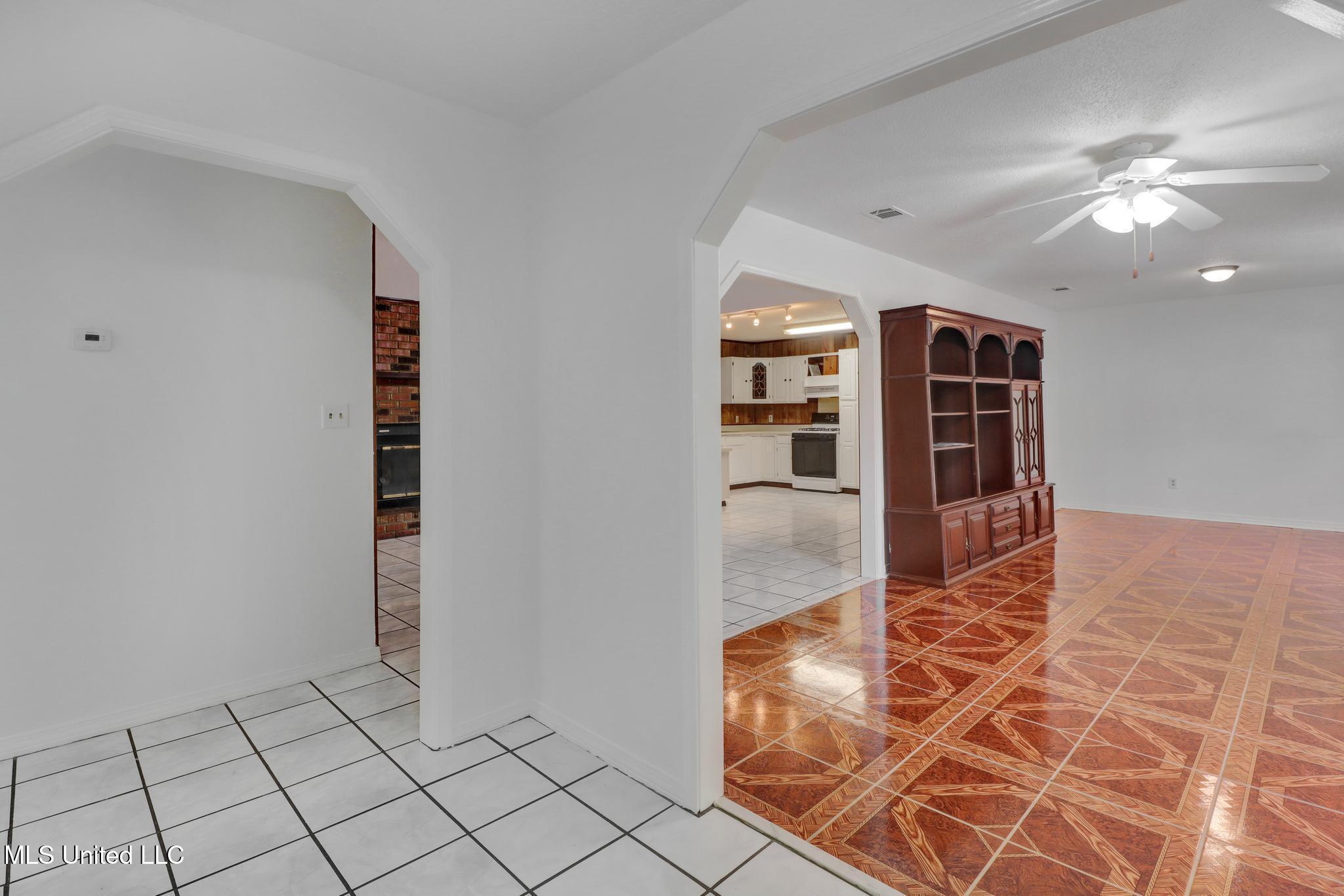 596 Tegarden Road Property Photo 4