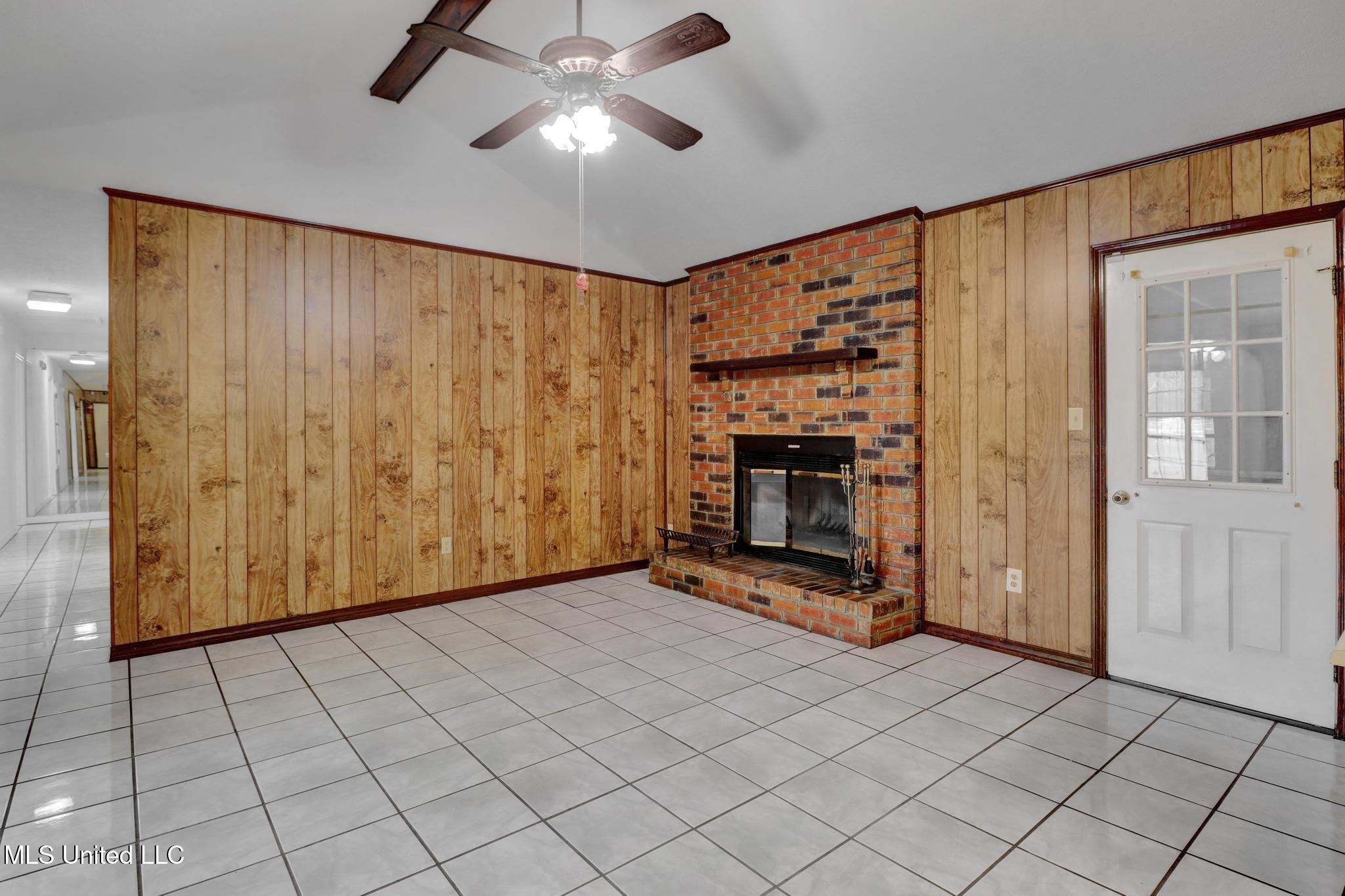 596 Tegarden Road Property Photo 10