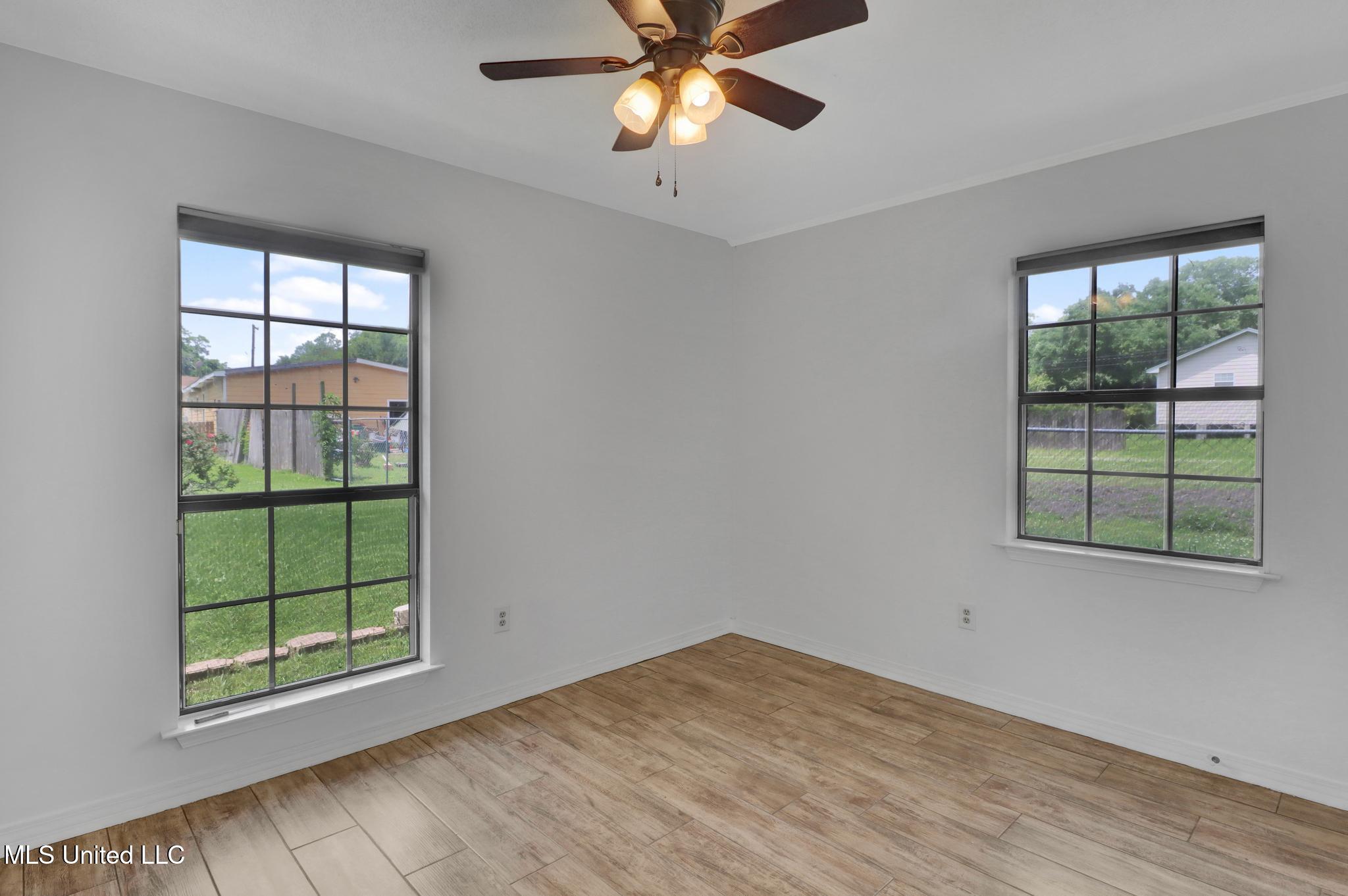 596 Tegarden Road Property Photo 21