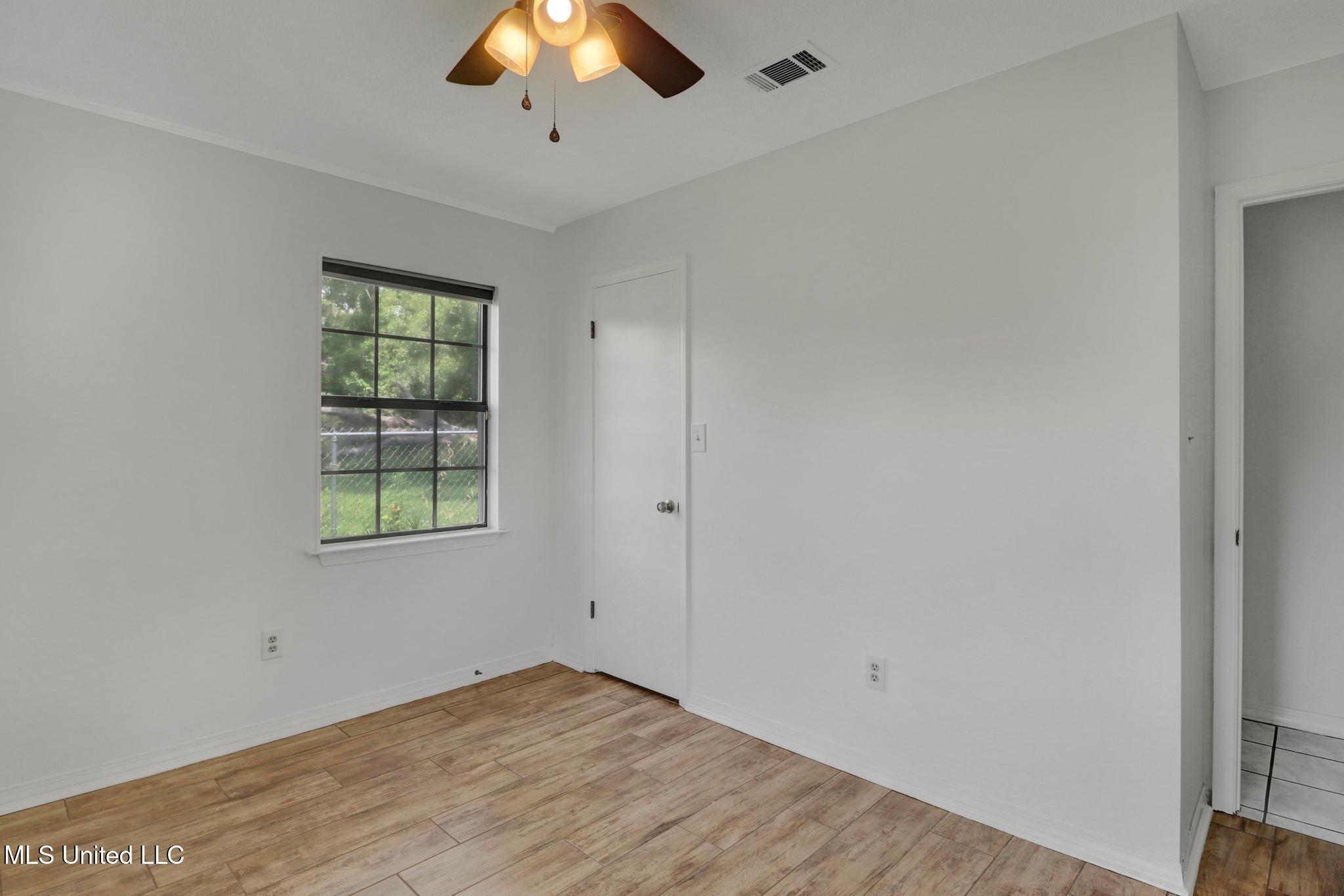 596 Tegarden Road Property Photo 22