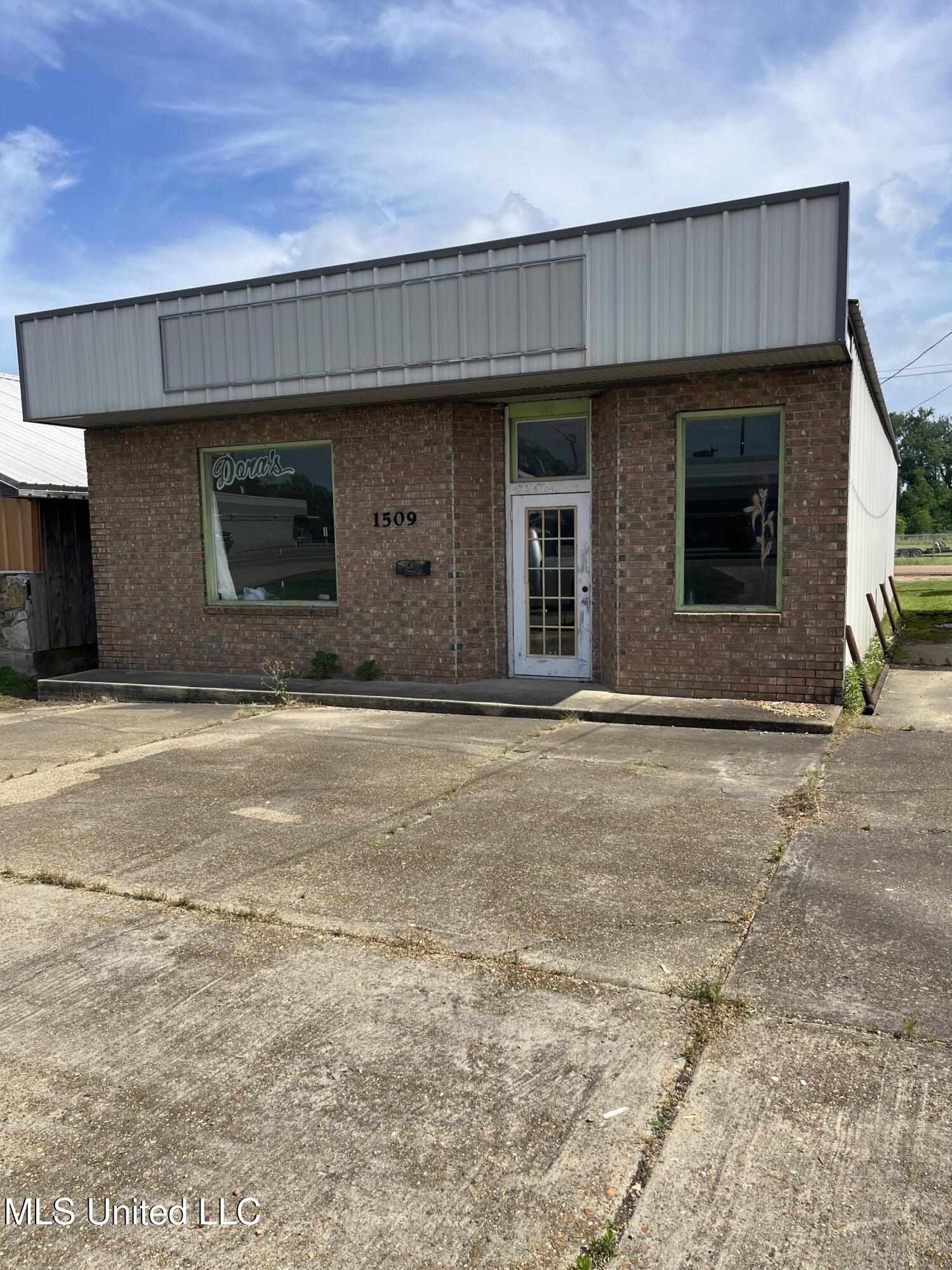 1509 Carter Property Photo 1