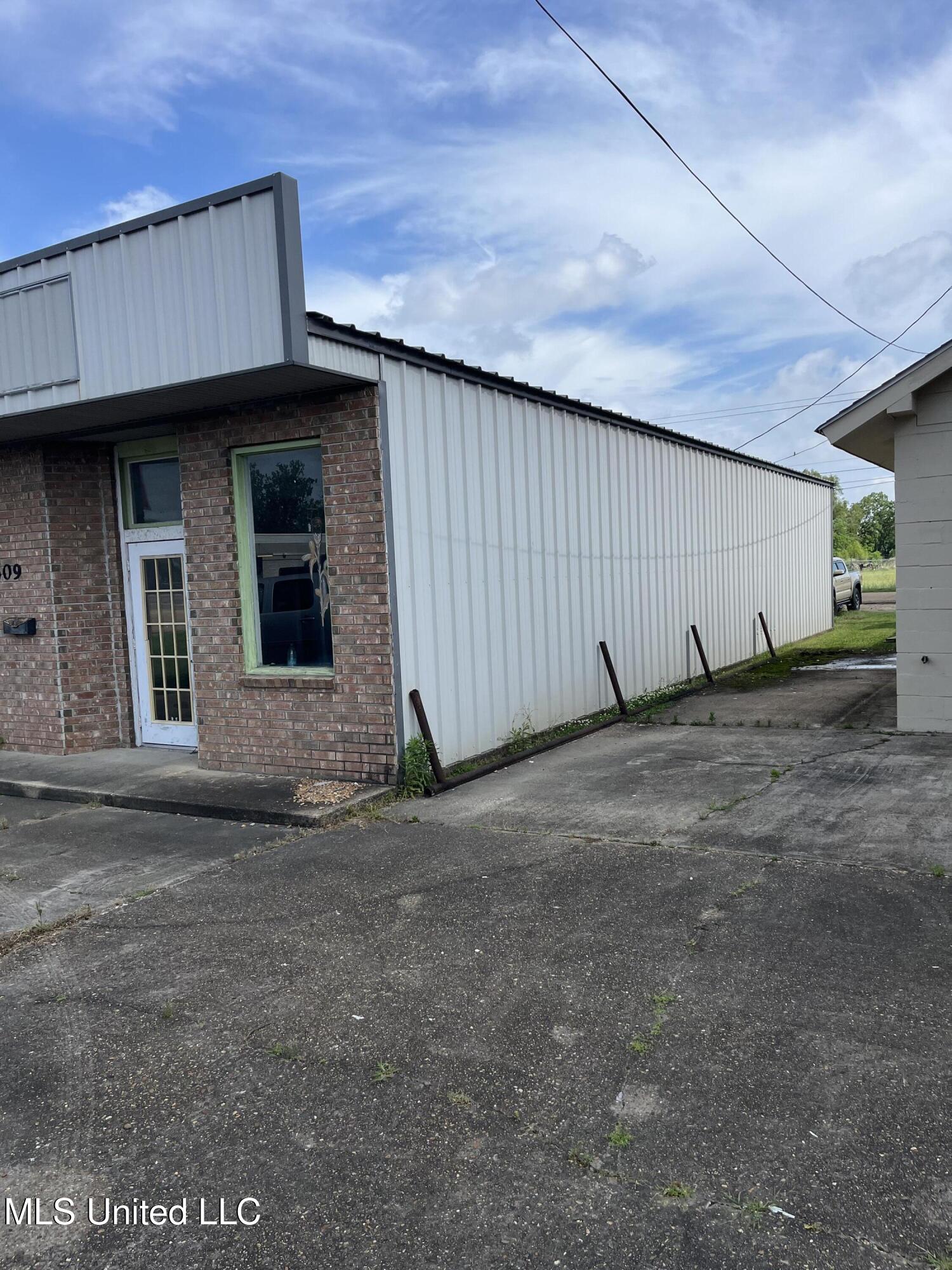 1509 Carter Property Photo 2