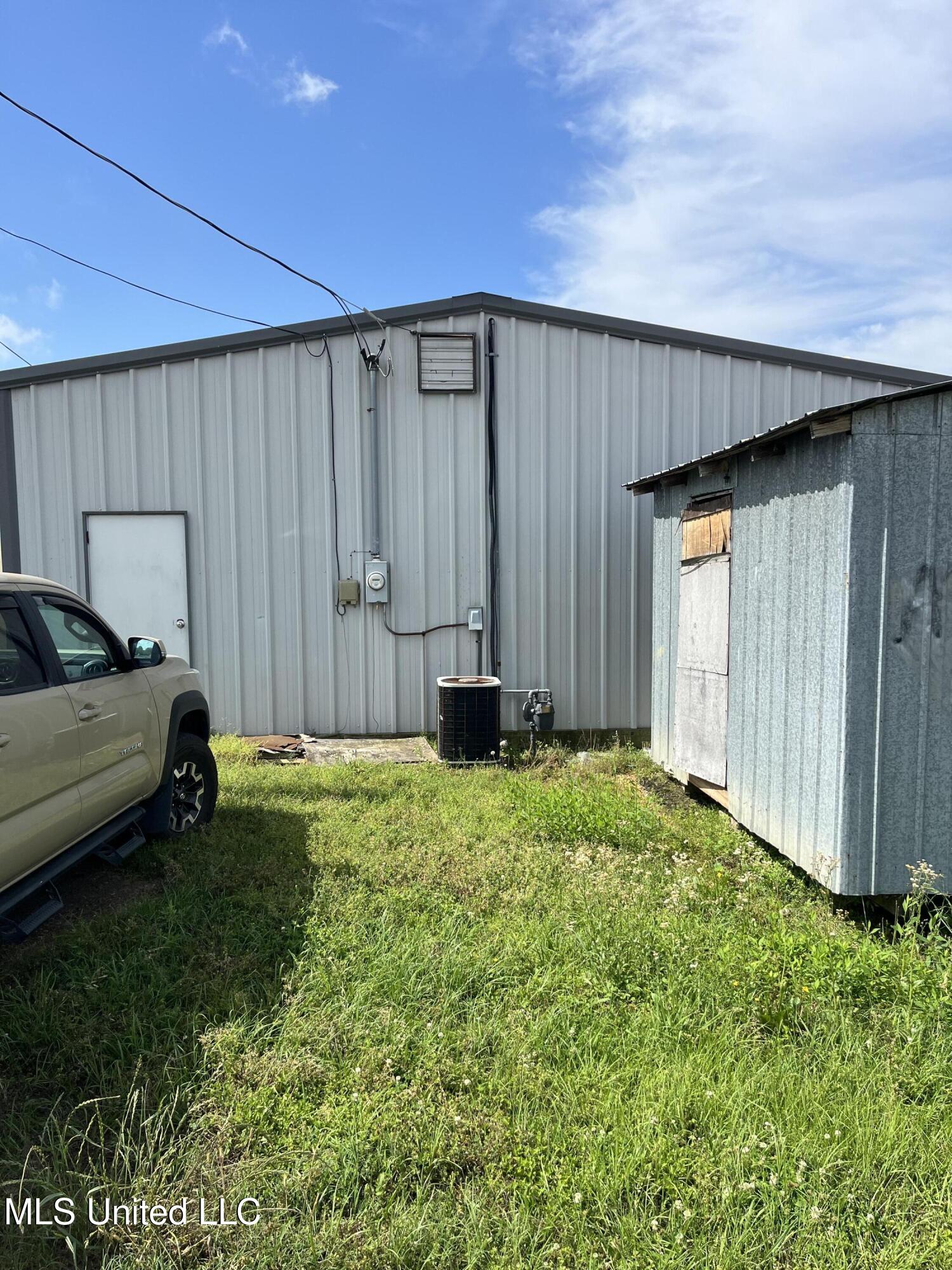 1509 Carter Property Photo 3