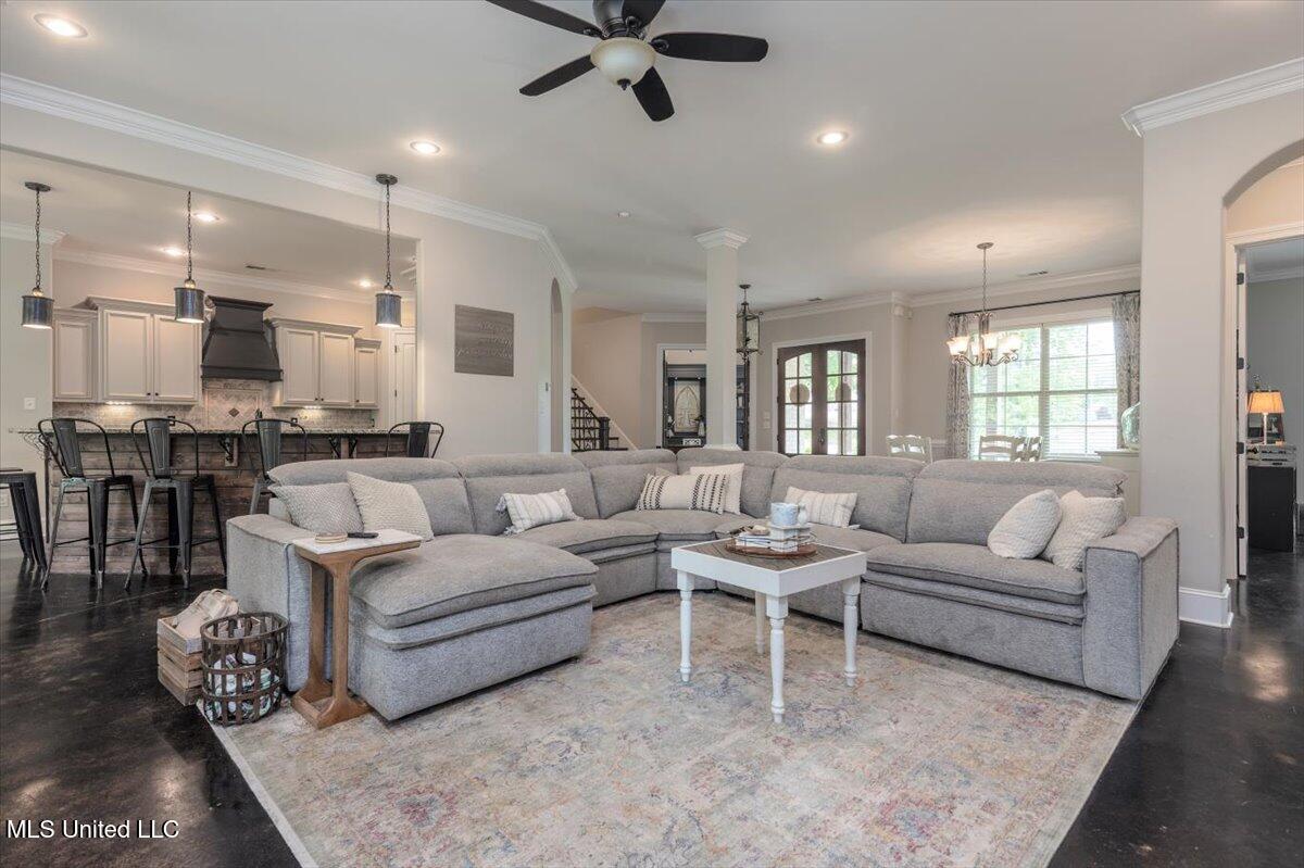 223 Fawn Cove Property Photo 6