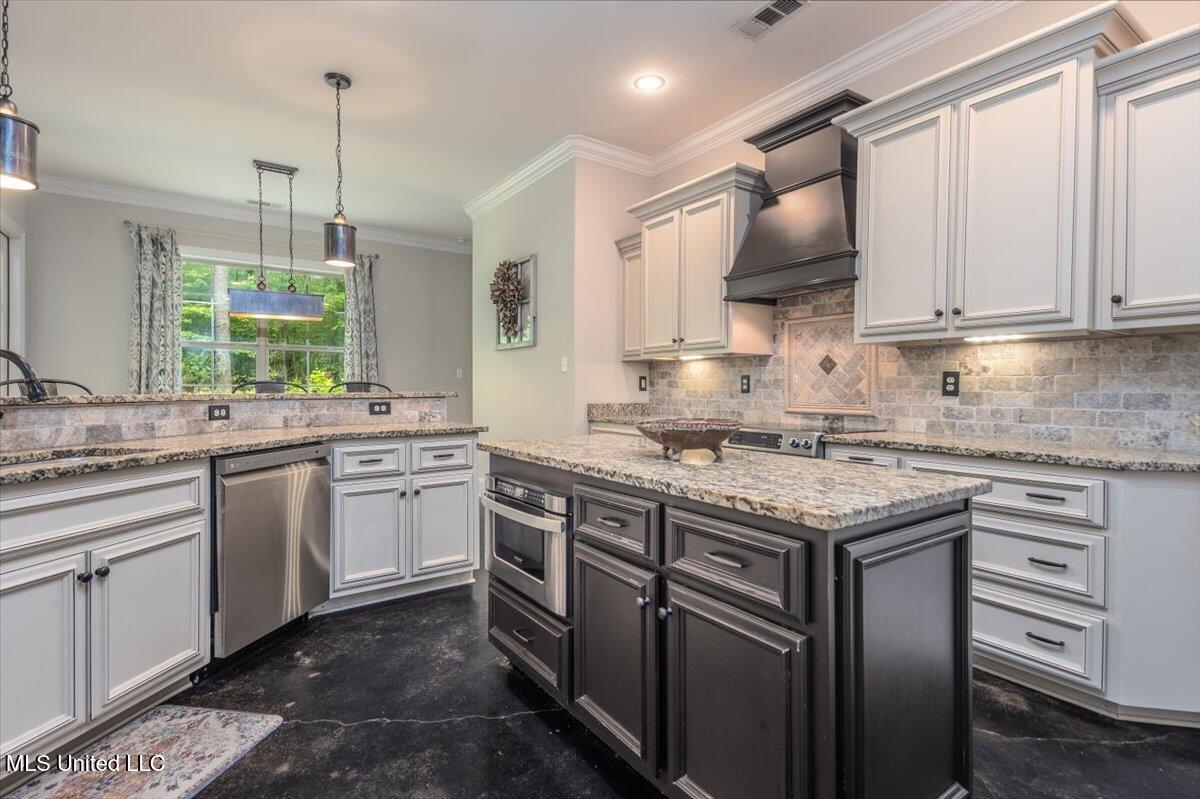 223 Fawn Cove Property Photo 7