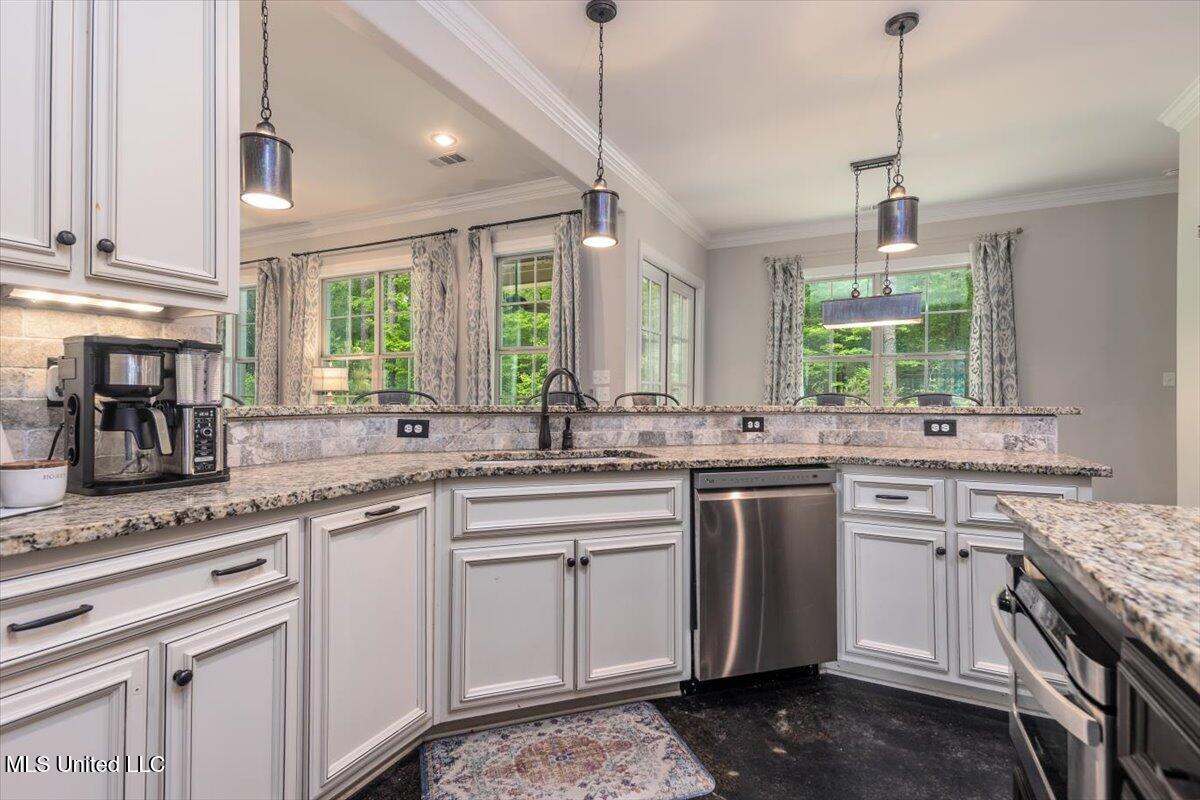 223 Fawn Cove Property Photo 8