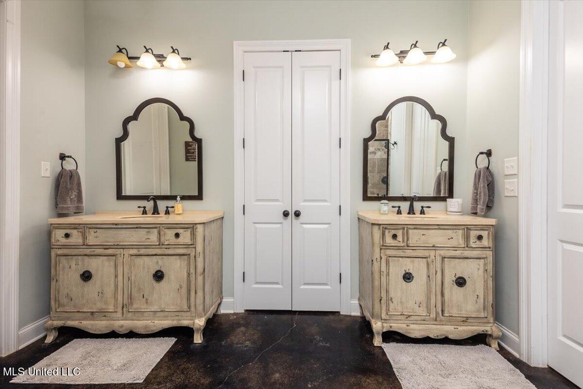 223 Fawn Cove Property Photo 19