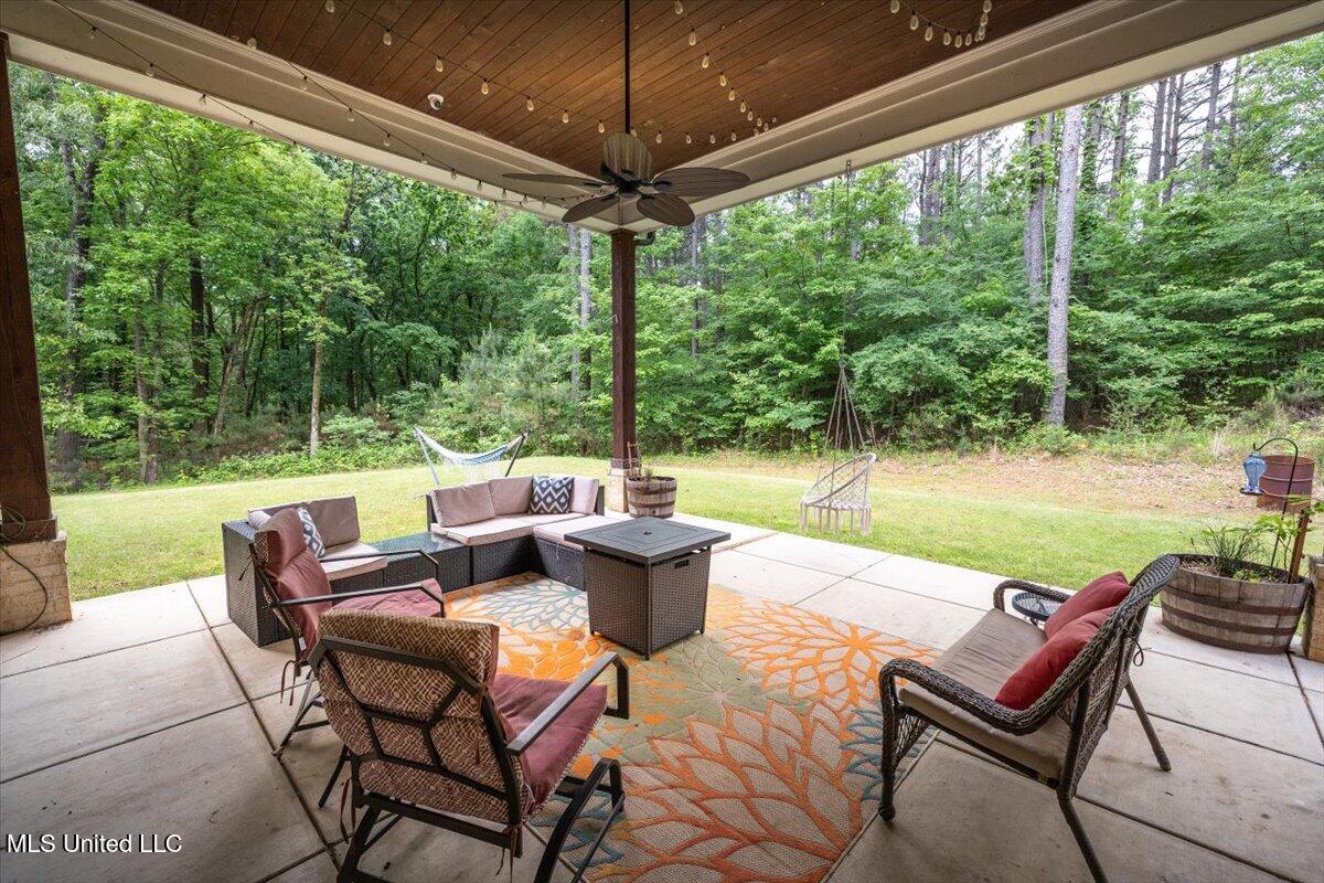 223 Fawn Cove Property Photo 37