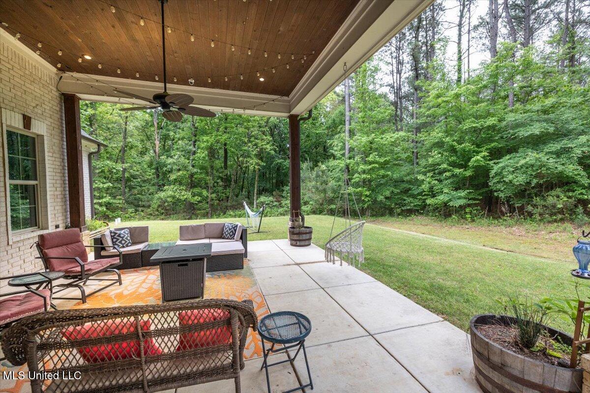 223 Fawn Cove Property Photo 38