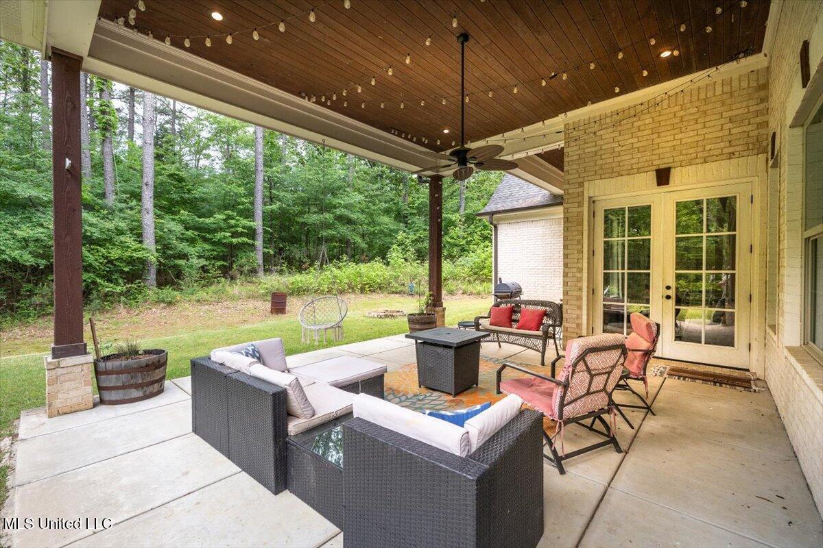 223 Fawn Cove Property Photo 39