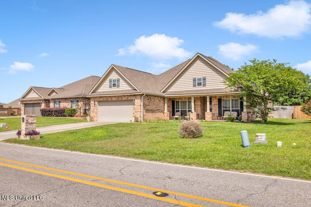 14420 N Swan Road Property Photo 2