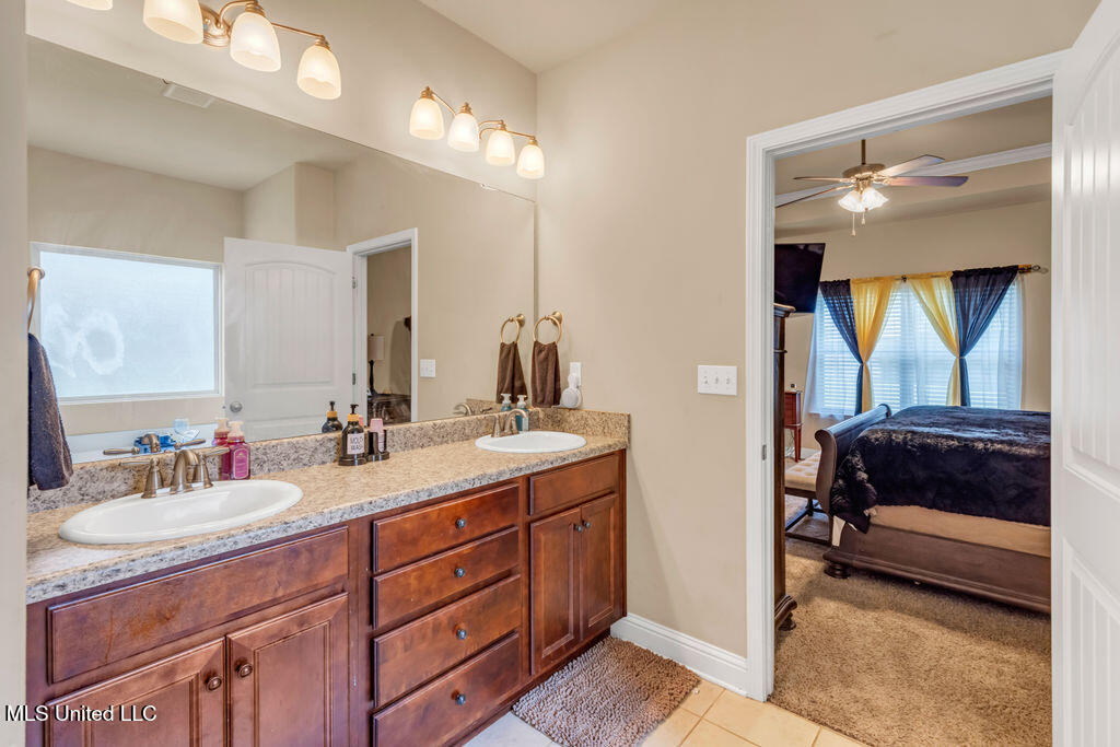14420 N Swan Road Property Photo 23