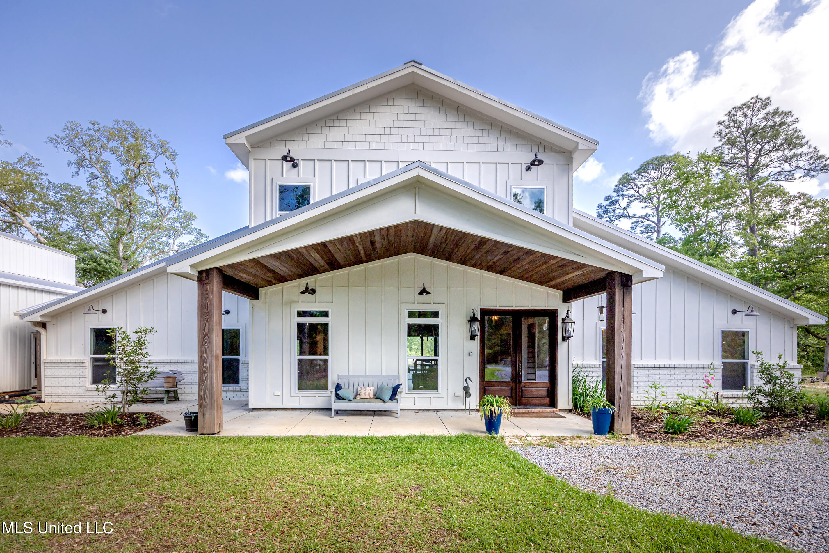 8912 Dixie Street Property Photo 4