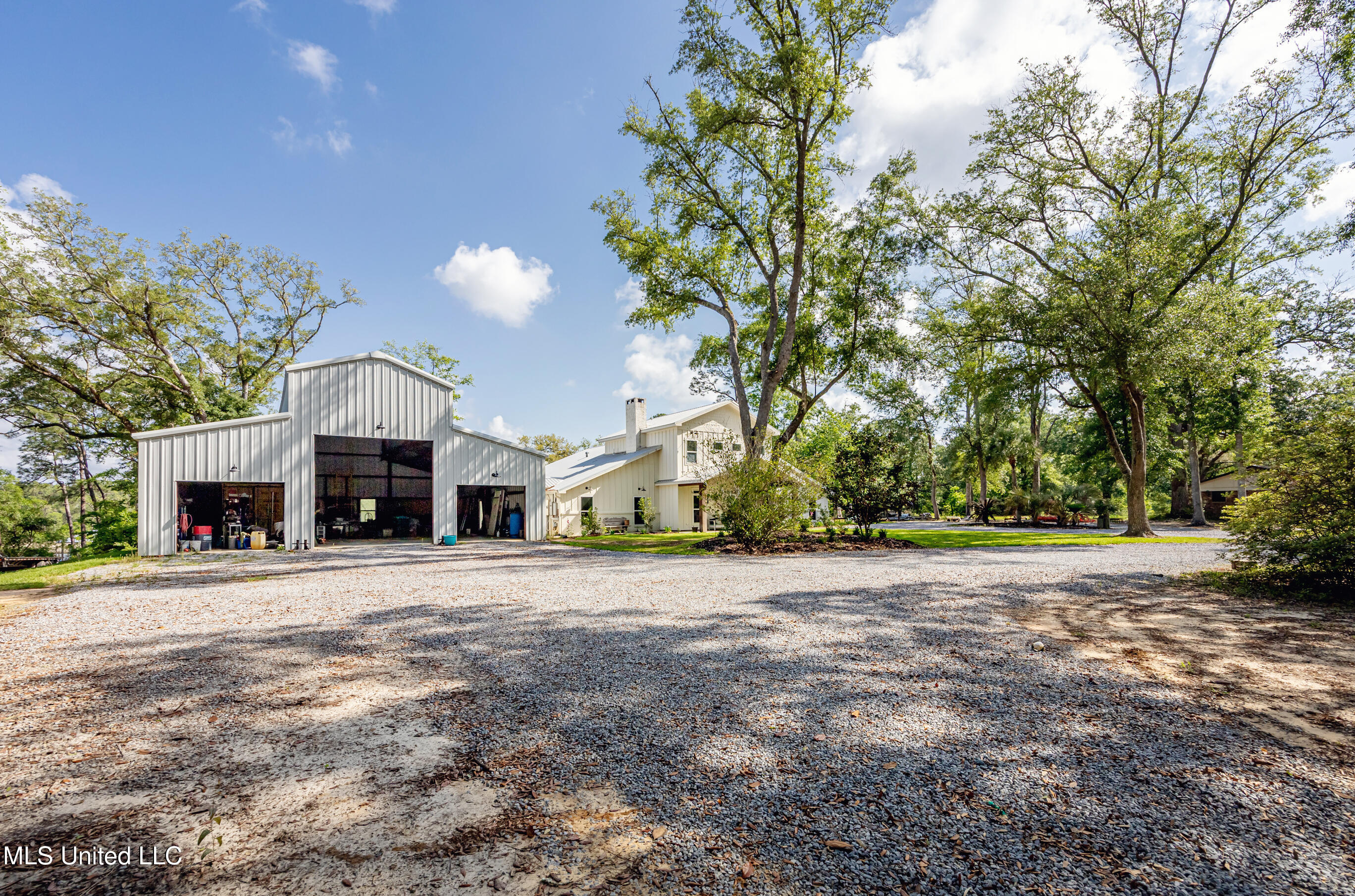 8912 Dixie Street Property Photo 6