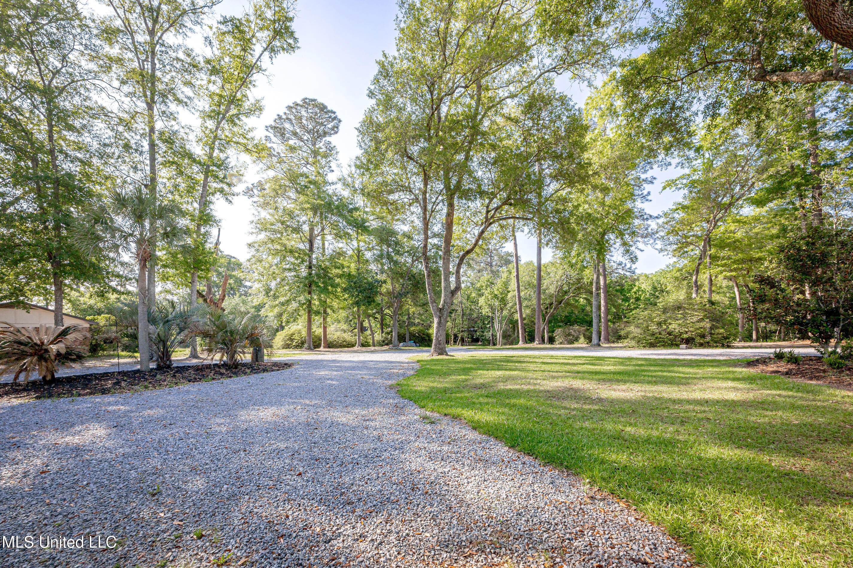 8912 Dixie Street Property Photo 8