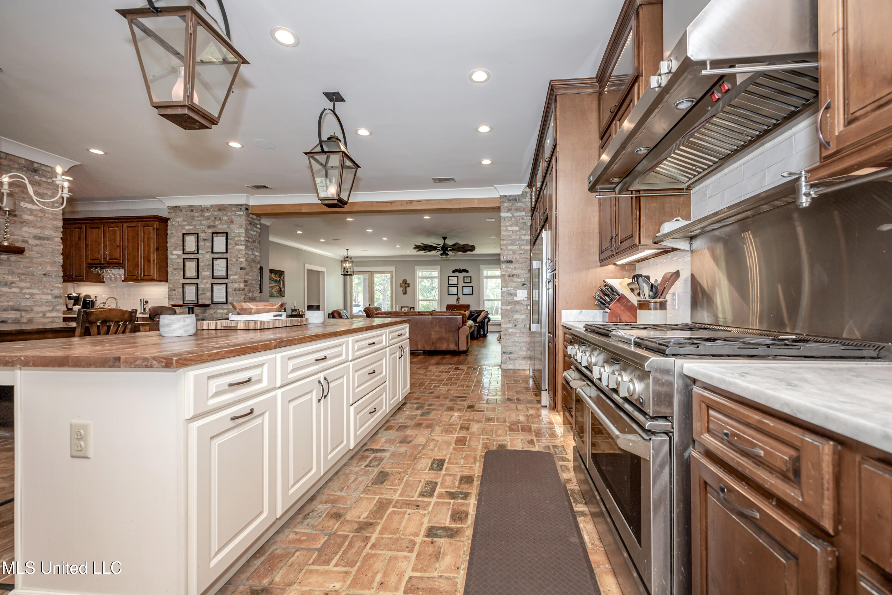 8912 Dixie Street Property Photo 22