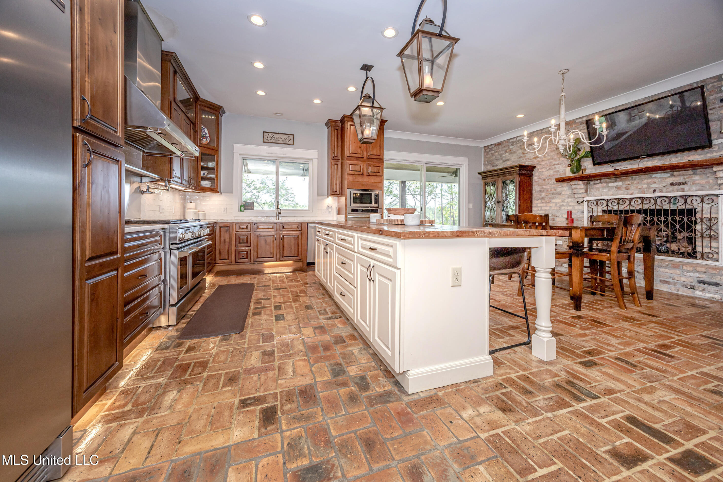 8912 Dixie Street Property Photo 33