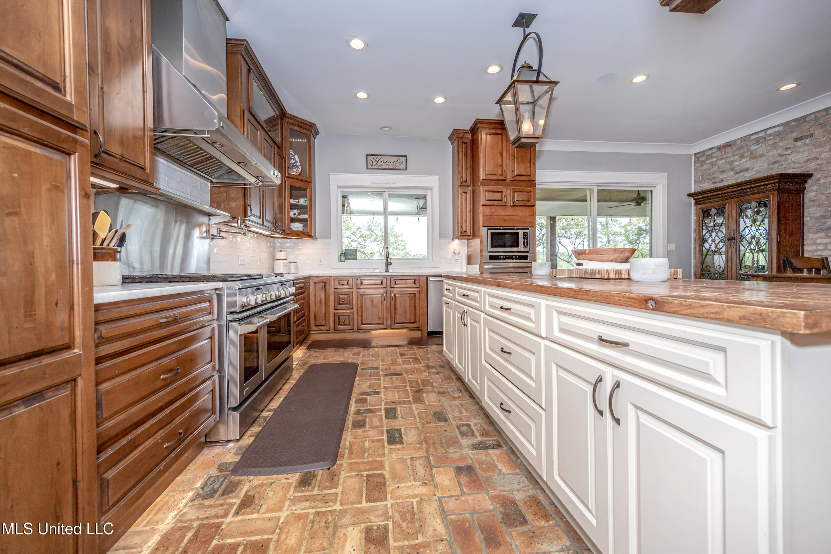 8912 Dixie Street Property Photo 34