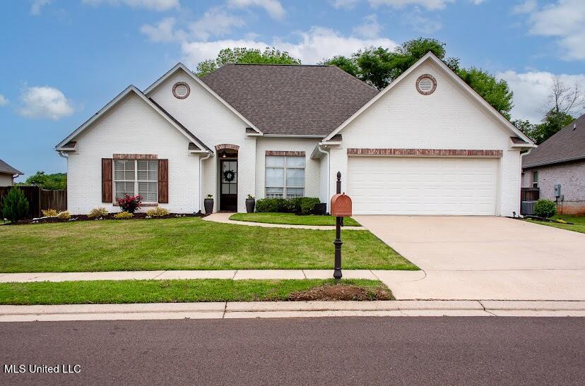 106 Sweetbriar Circle Property Photo 1