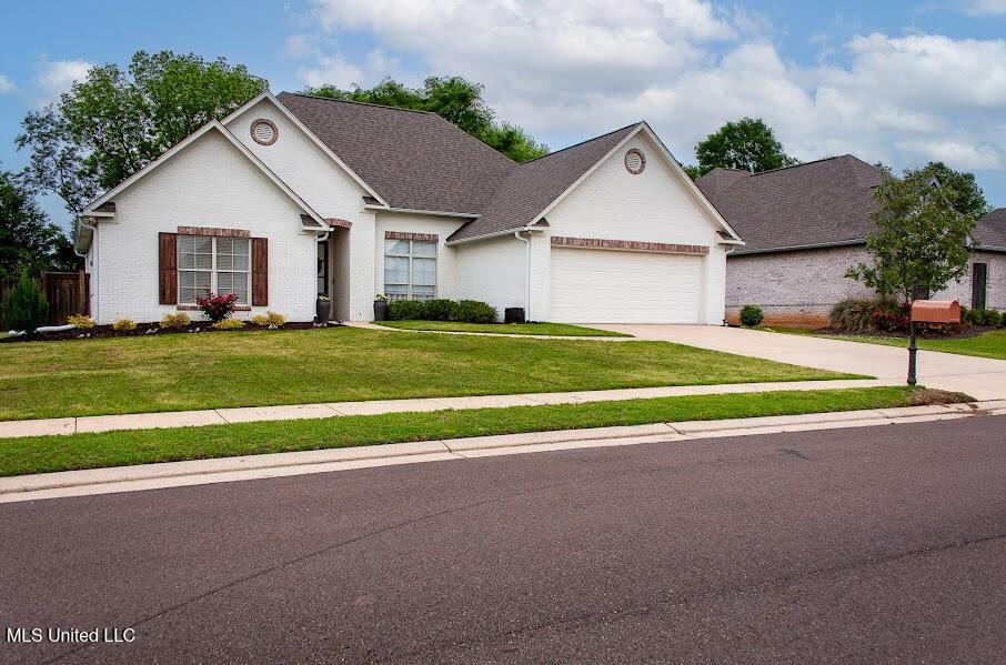 106 Sweetbriar Circle Property Photo 2