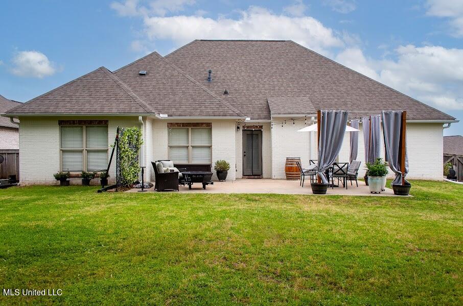 106 Sweetbriar Circle Property Photo 4