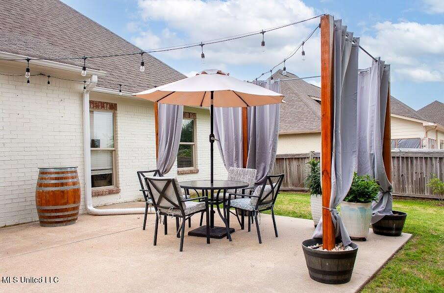 106 Sweetbriar Circle Property Photo 9