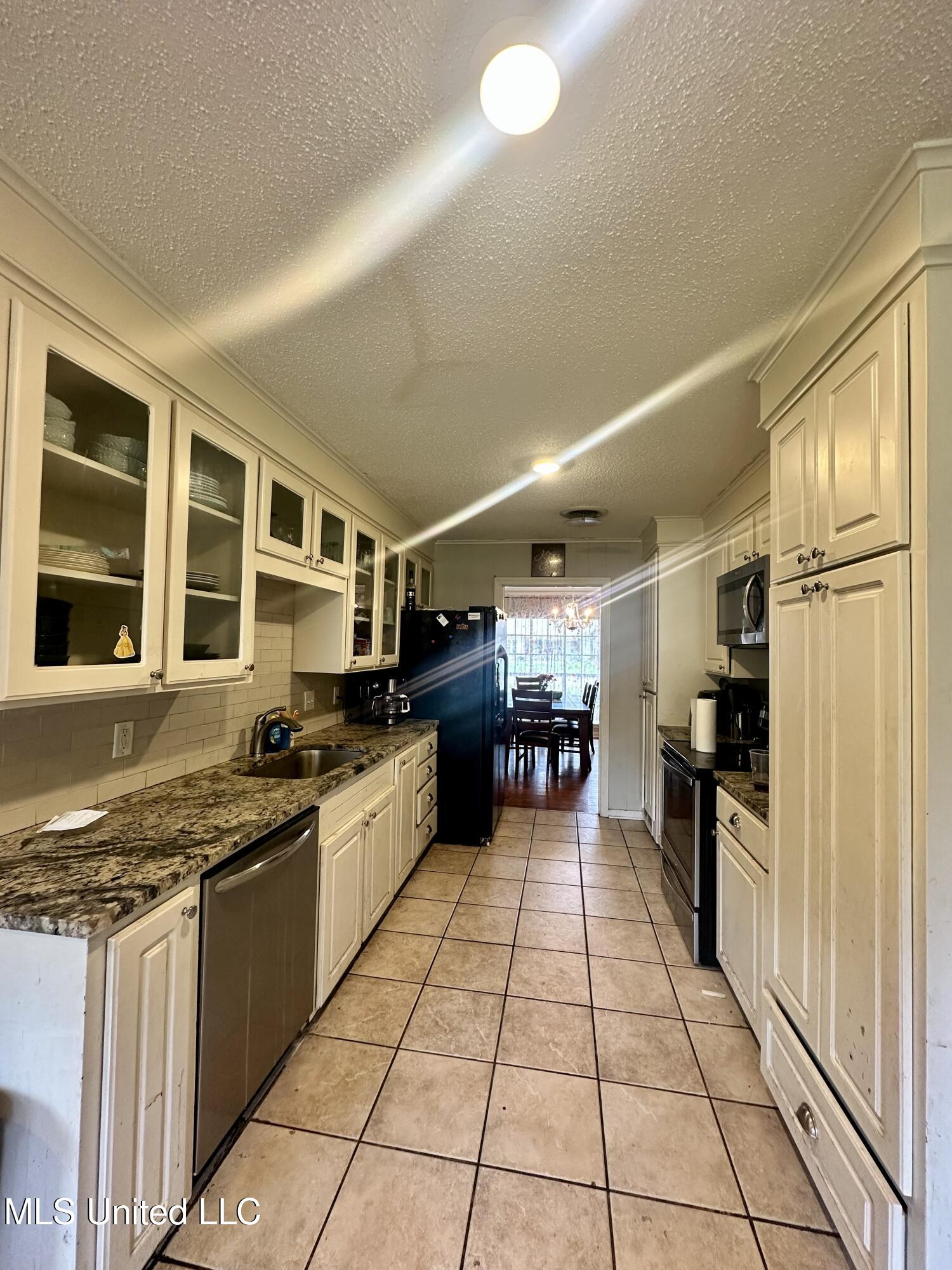 408 Millrun Road Property Photo 5