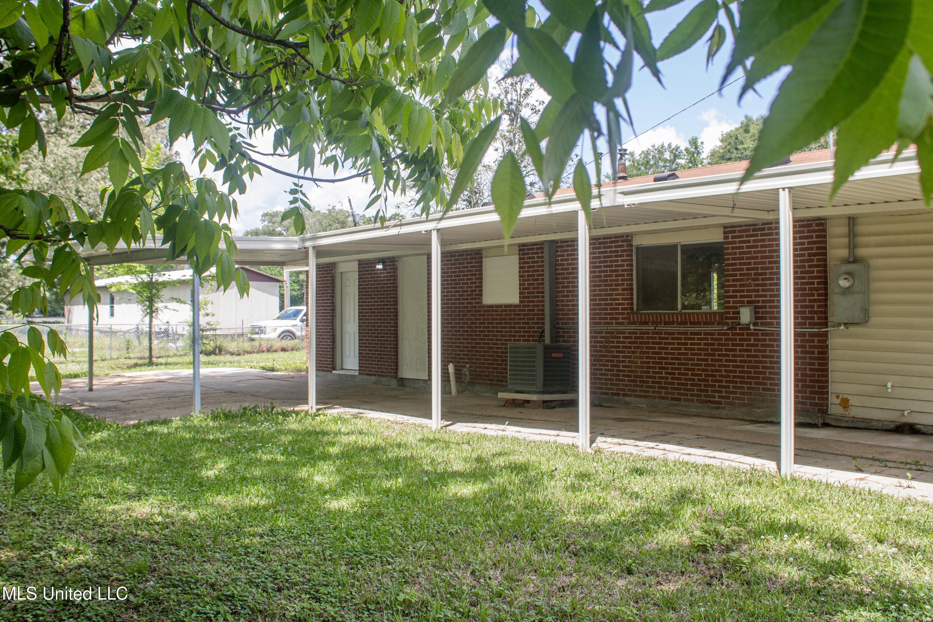 1119 St Augustine Drive Property Photo 8