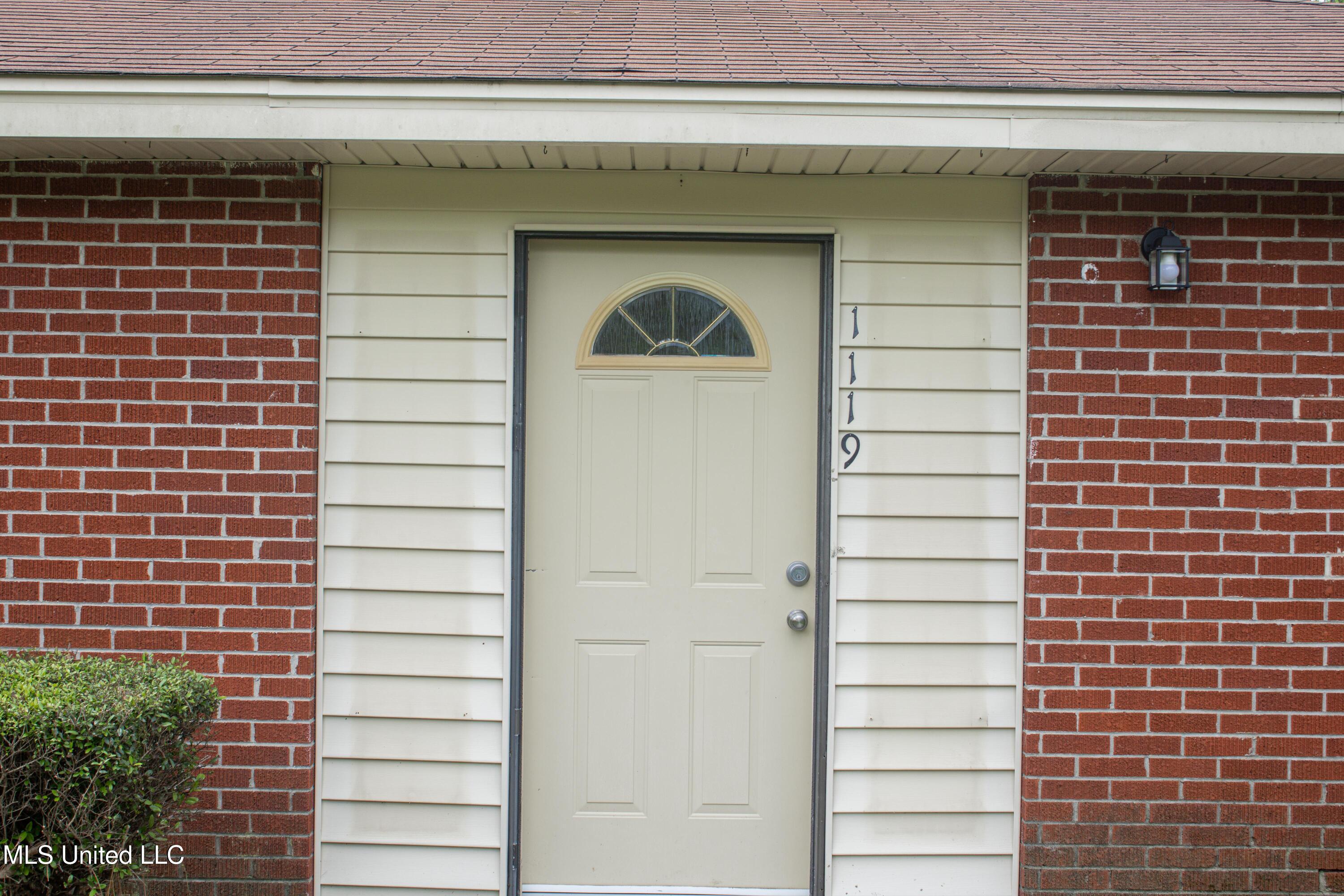 1119 St Augustine Drive Property Photo 10