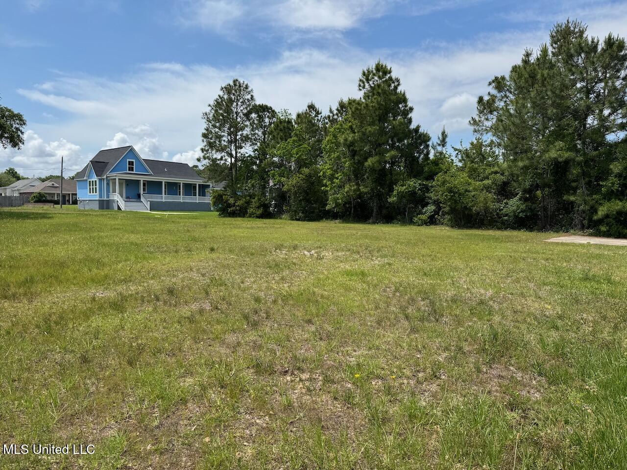 105 Edwards Drive Property Photo 2