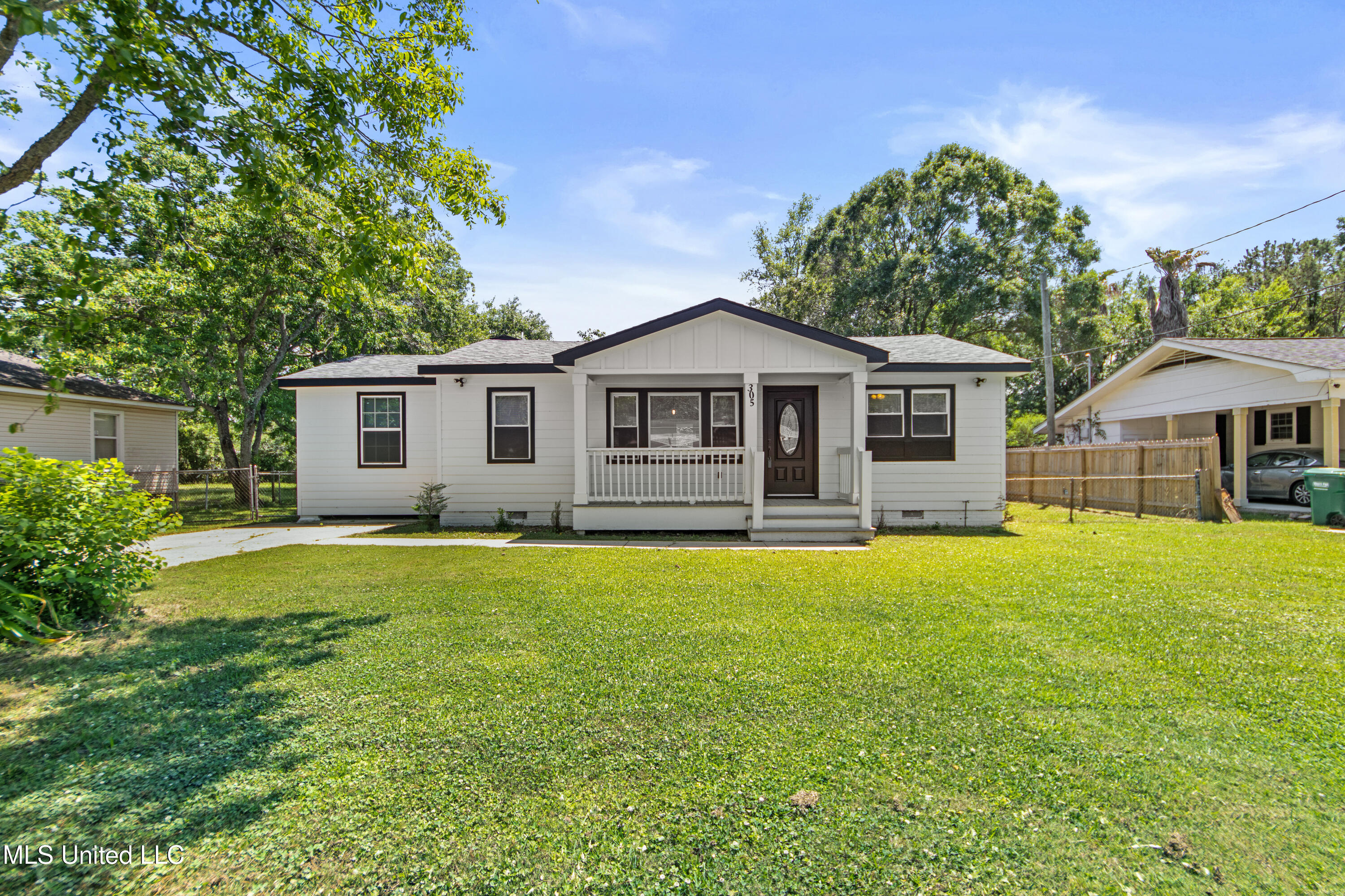 305 43rd Street Property Photo 1