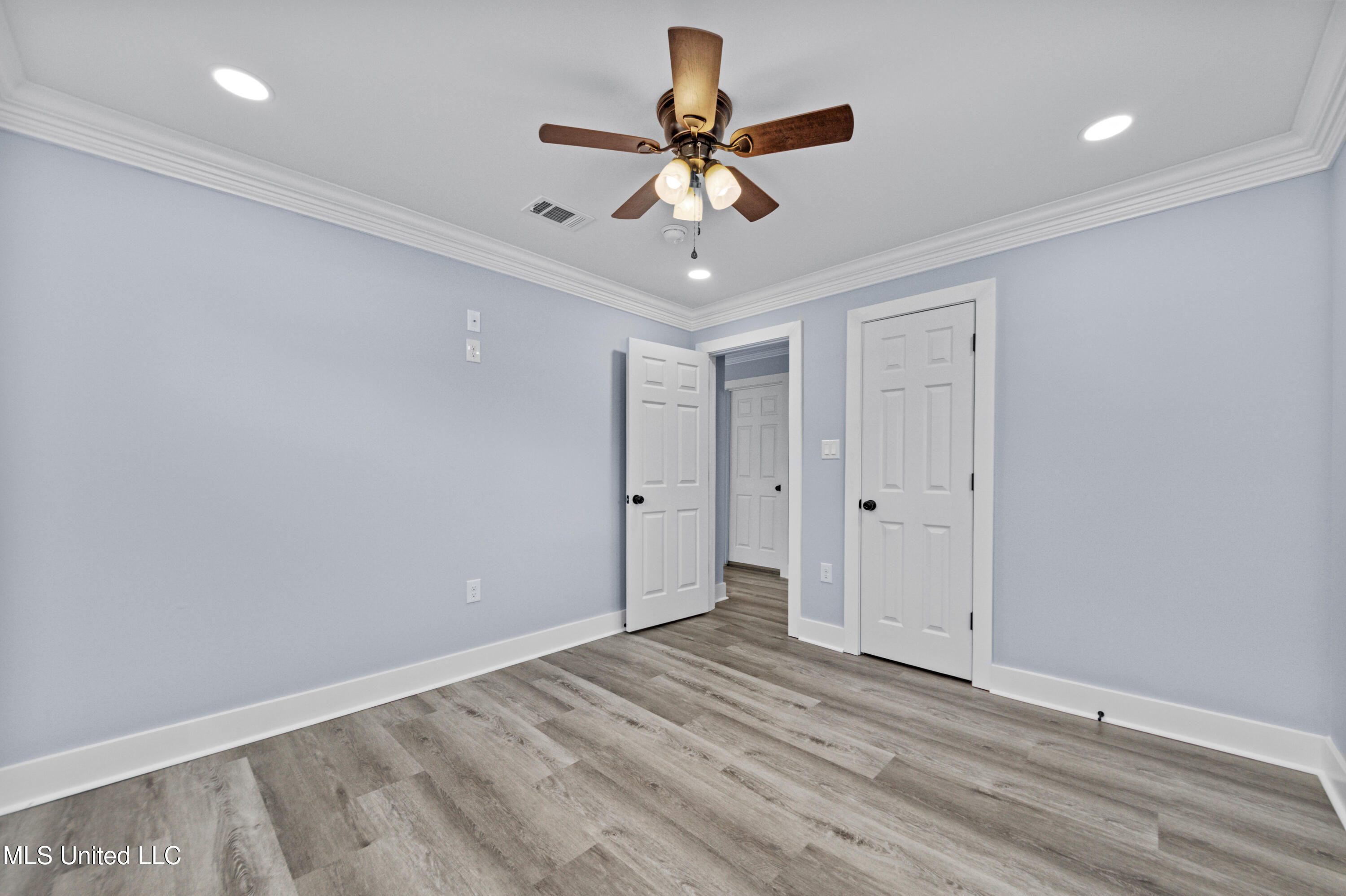 305 43rd Street Property Photo 17