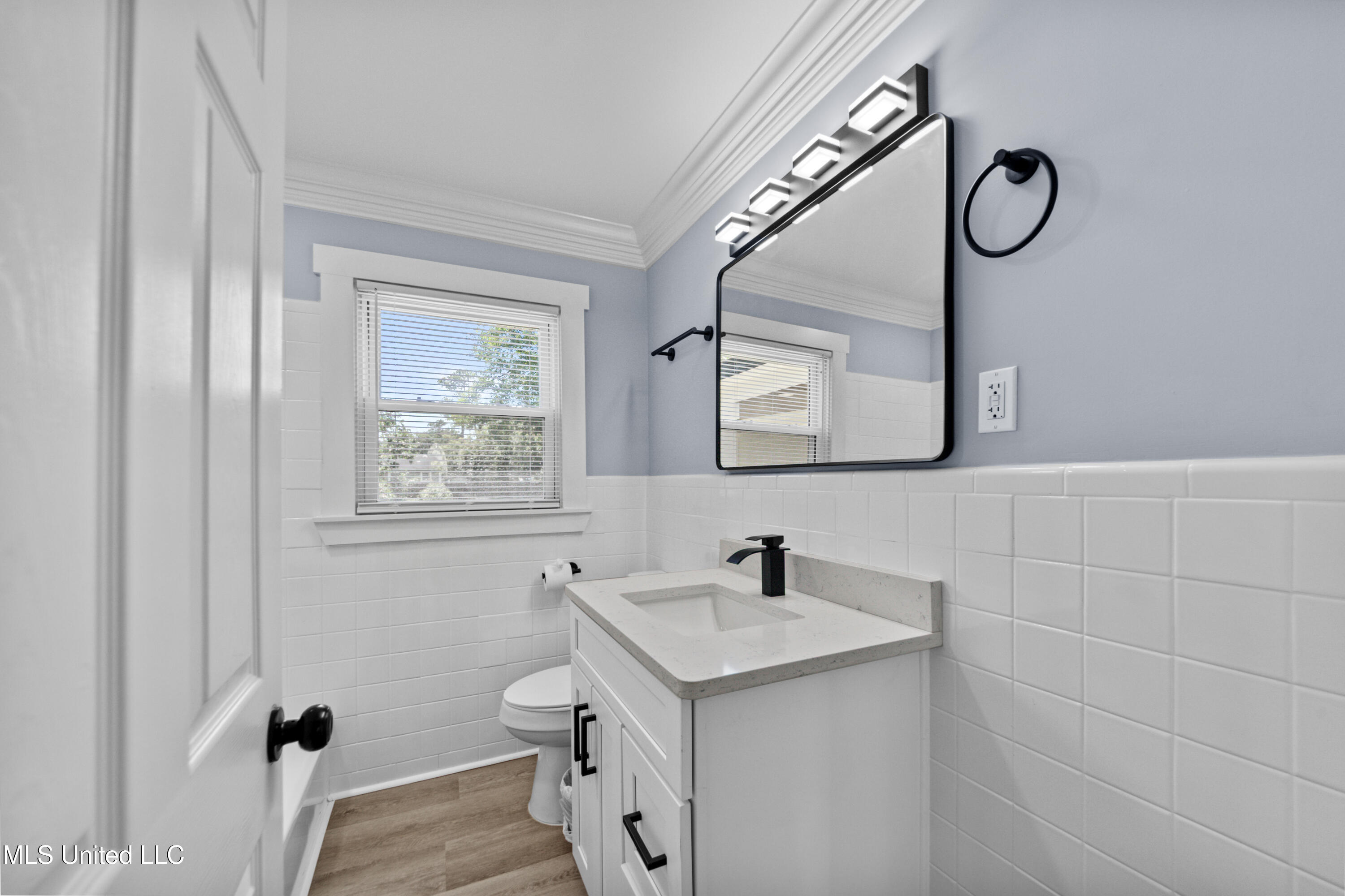 305 43rd Street Property Photo 19