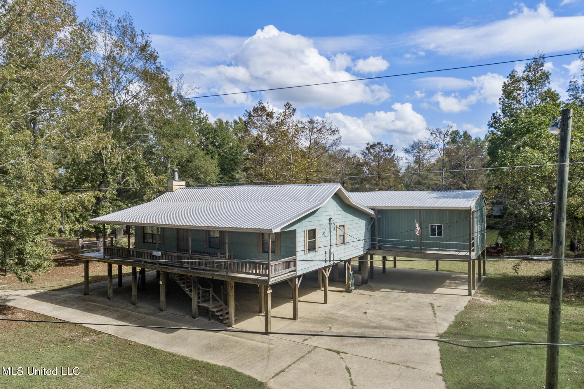 132 Holly Lane Property Photo 1